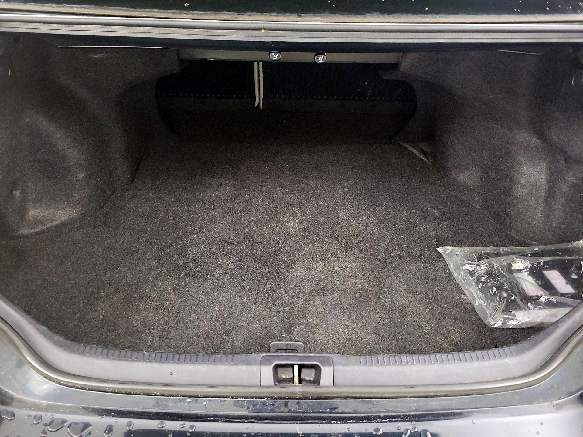 Thumbnail: 2015 Toyota Camry - 18