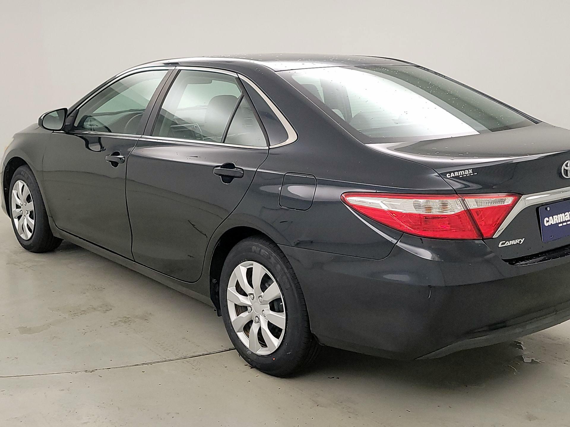 Thumbnail: 2015 Toyota Camry - 7