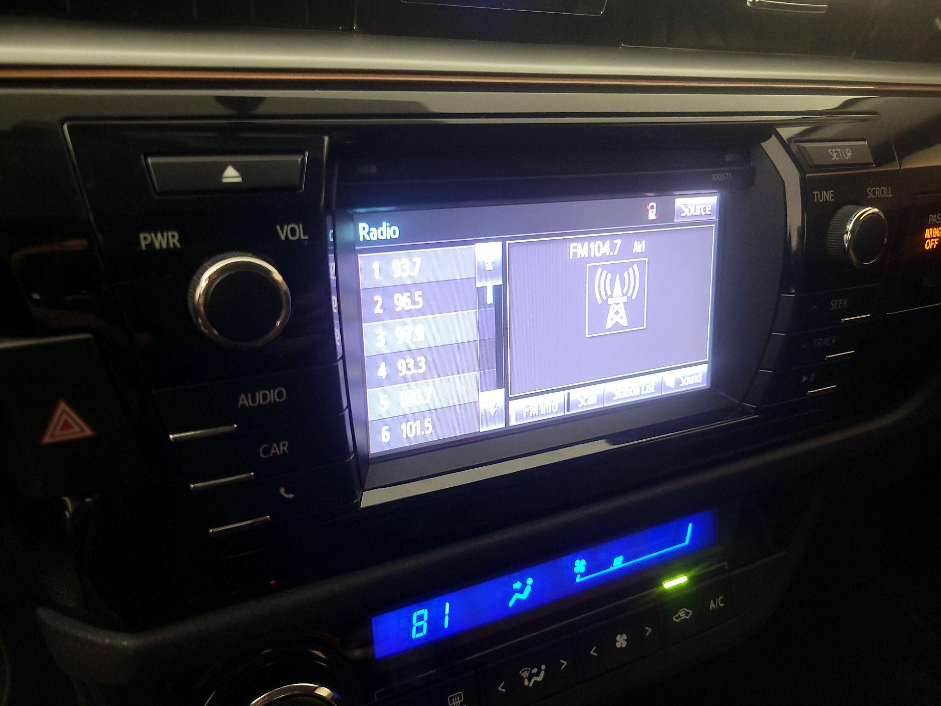 Thumbnail: 2016 Toyota Corolla - 13