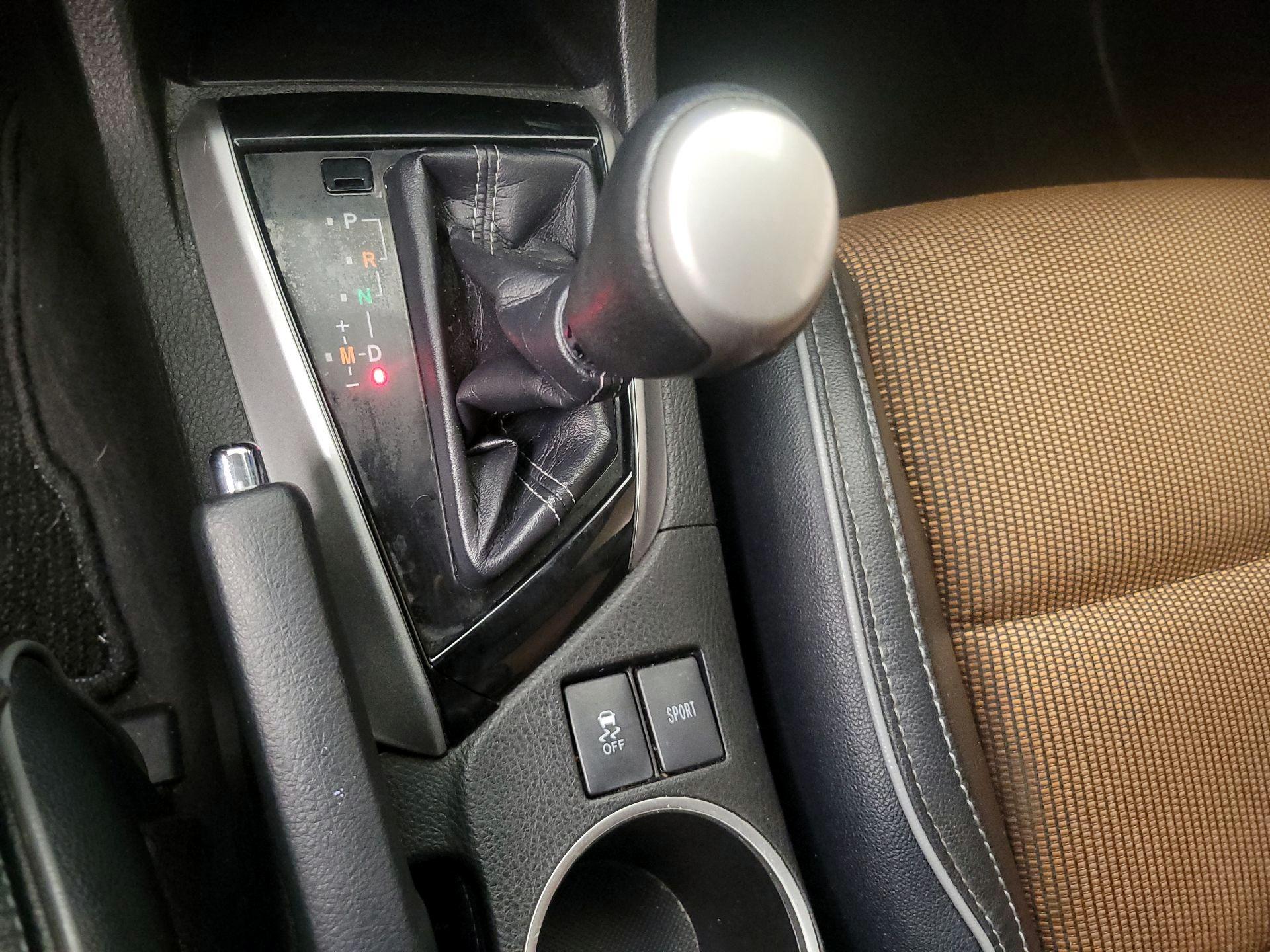 Thumbnail: 2016 Toyota Corolla - 15
