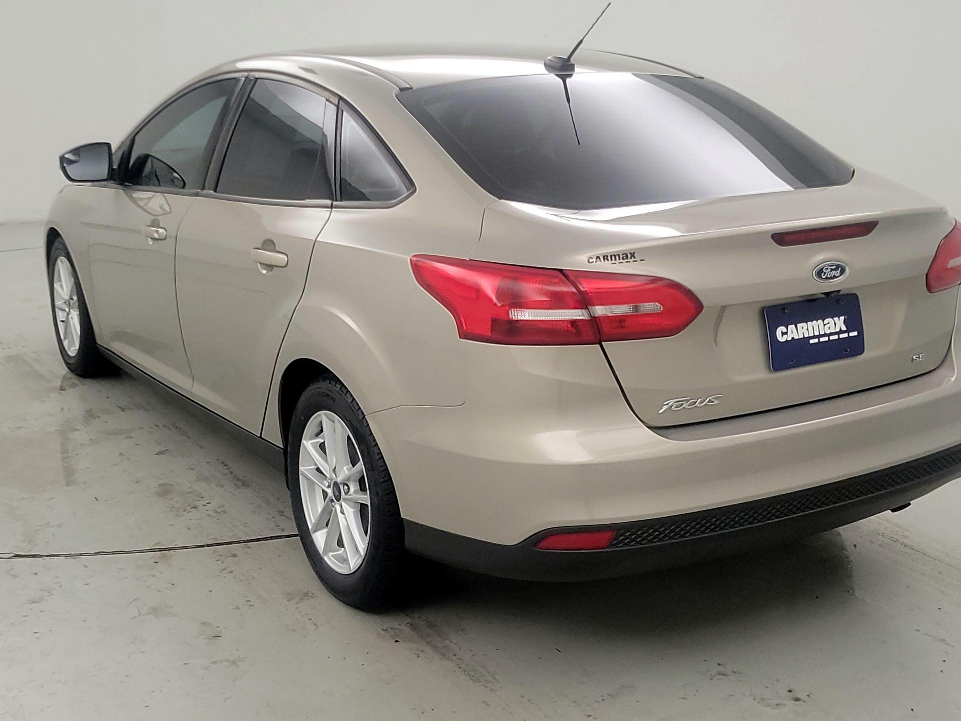Thumbnail: 2016 Ford Focus - 7