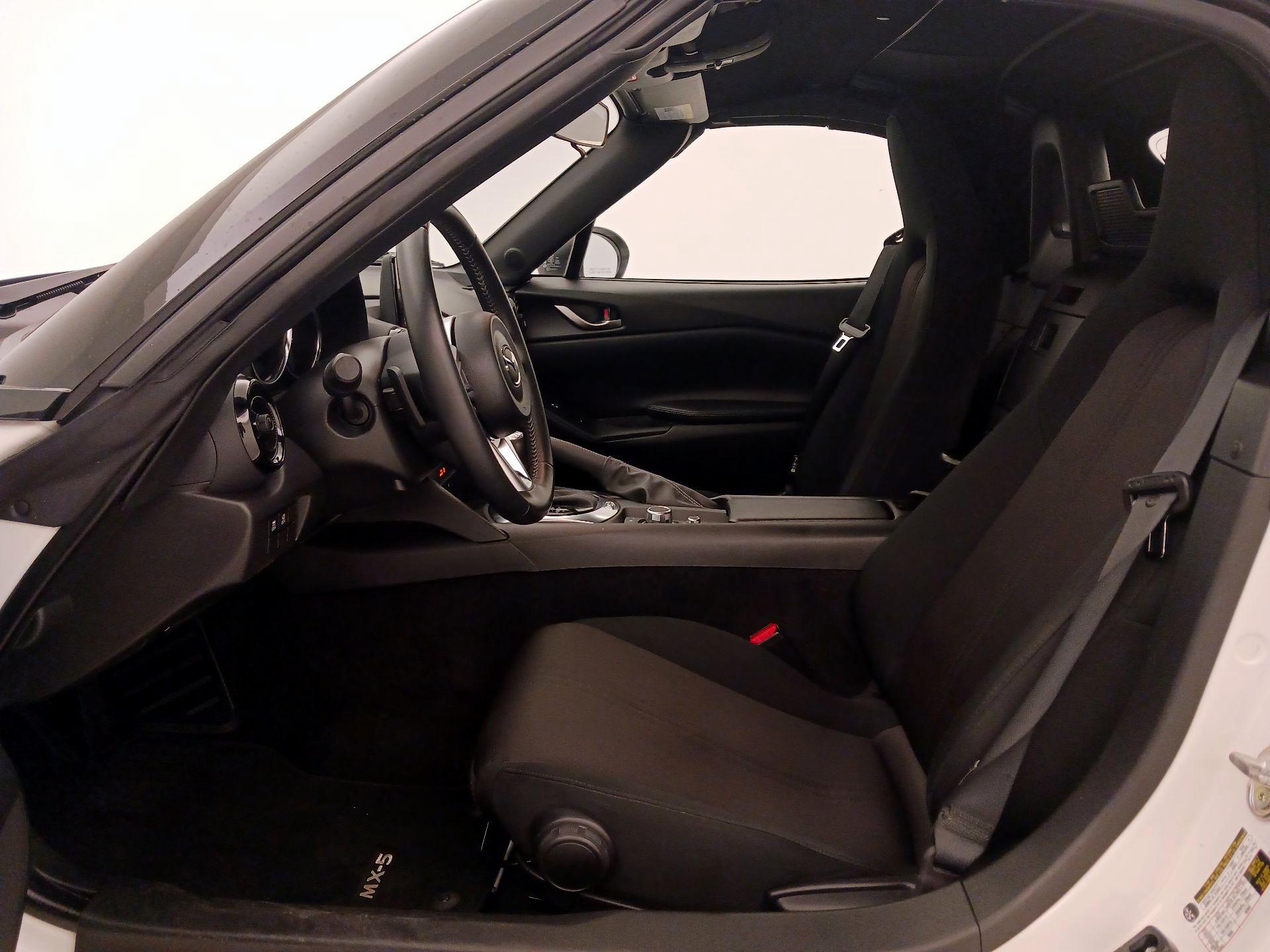 Thumbnail: 2021 Mazda MX-5 Miata - 11