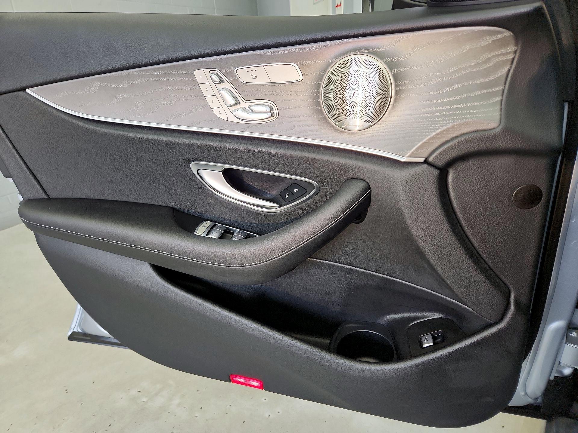 Thumbnail: 2021 Mercedes-Benz E-Class - 12