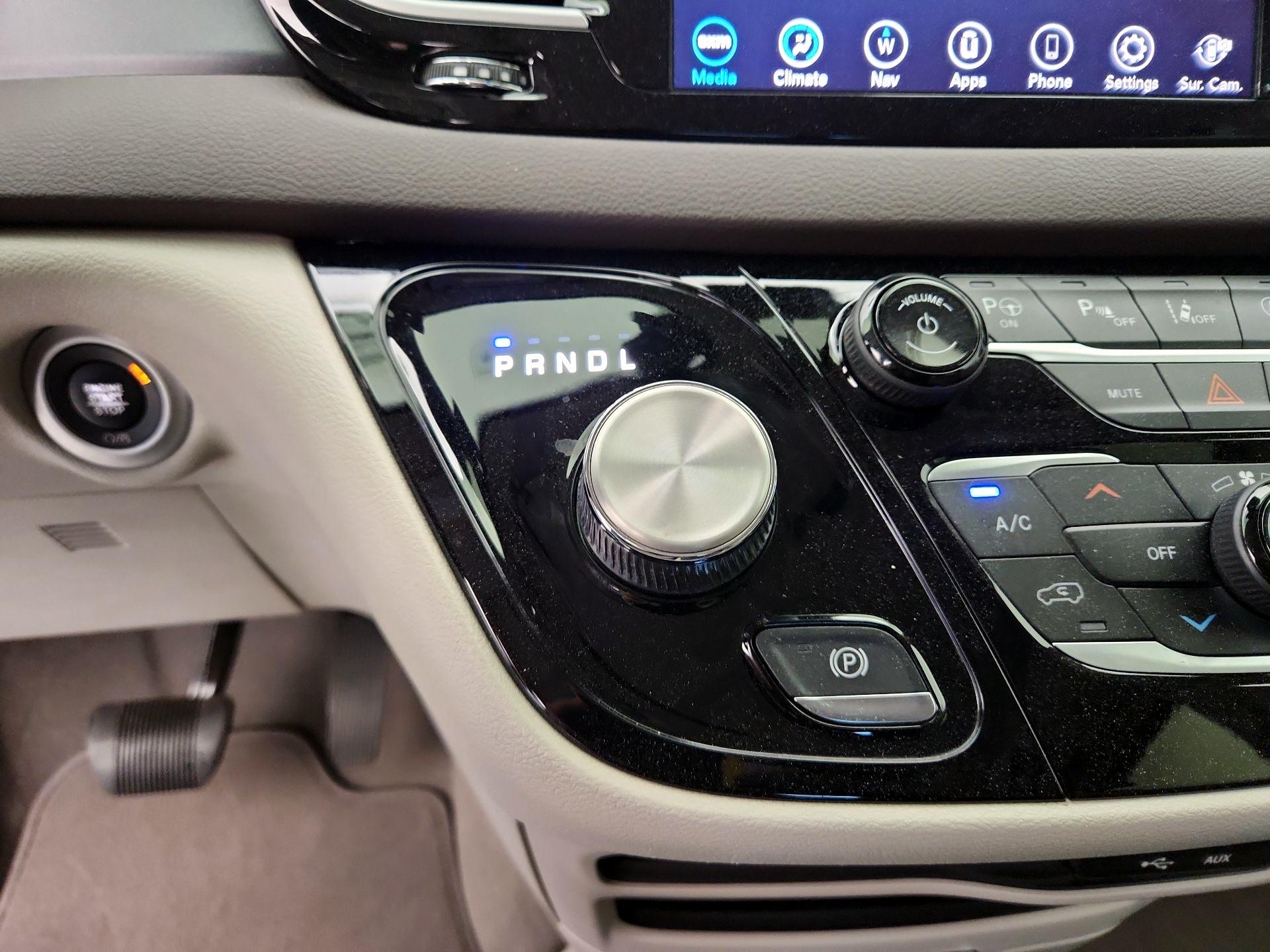 Thumbnail: 2020 Chrysler Pacifica - 18