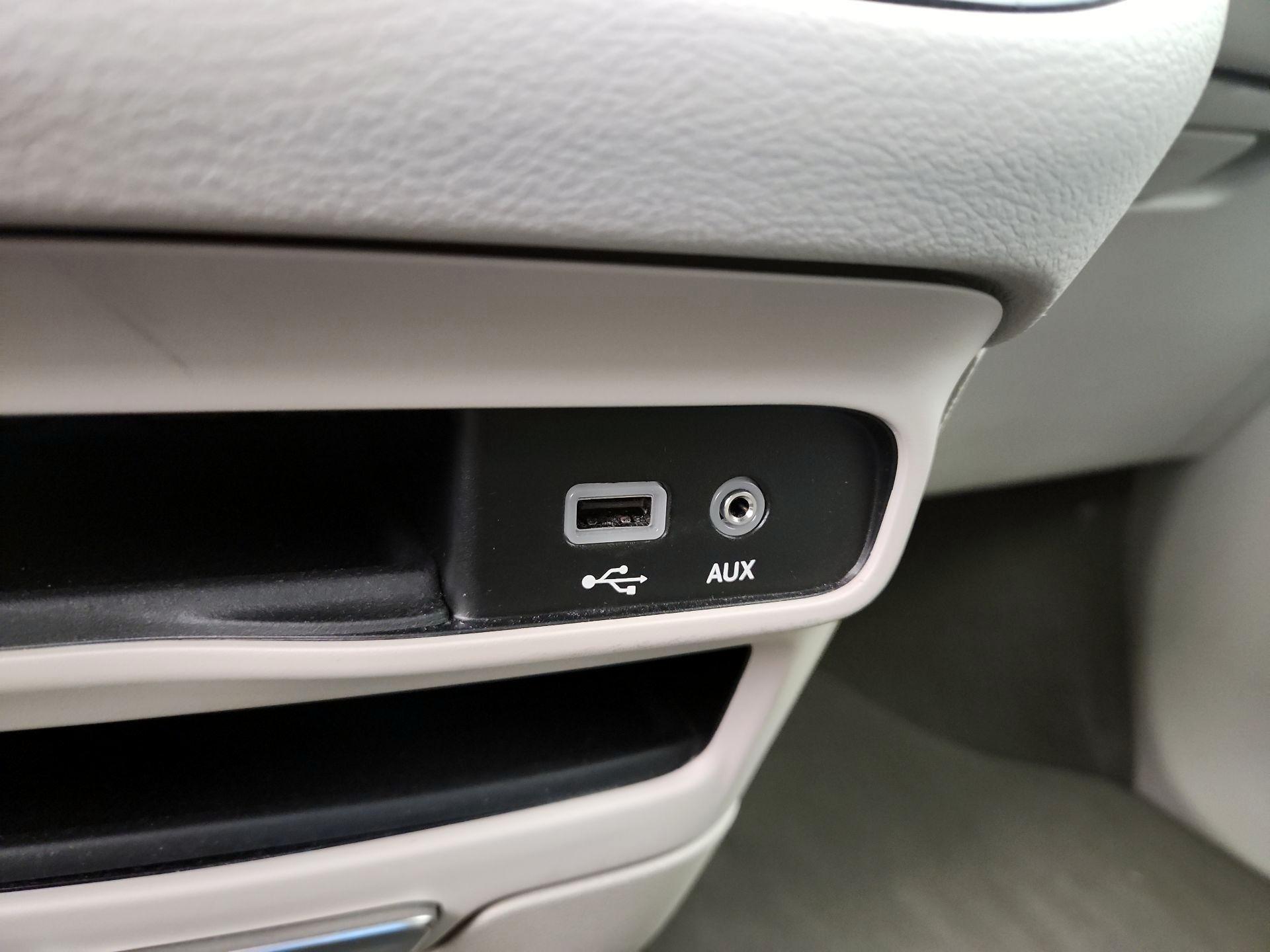 Thumbnail: 2020 Chrysler Pacifica - 19