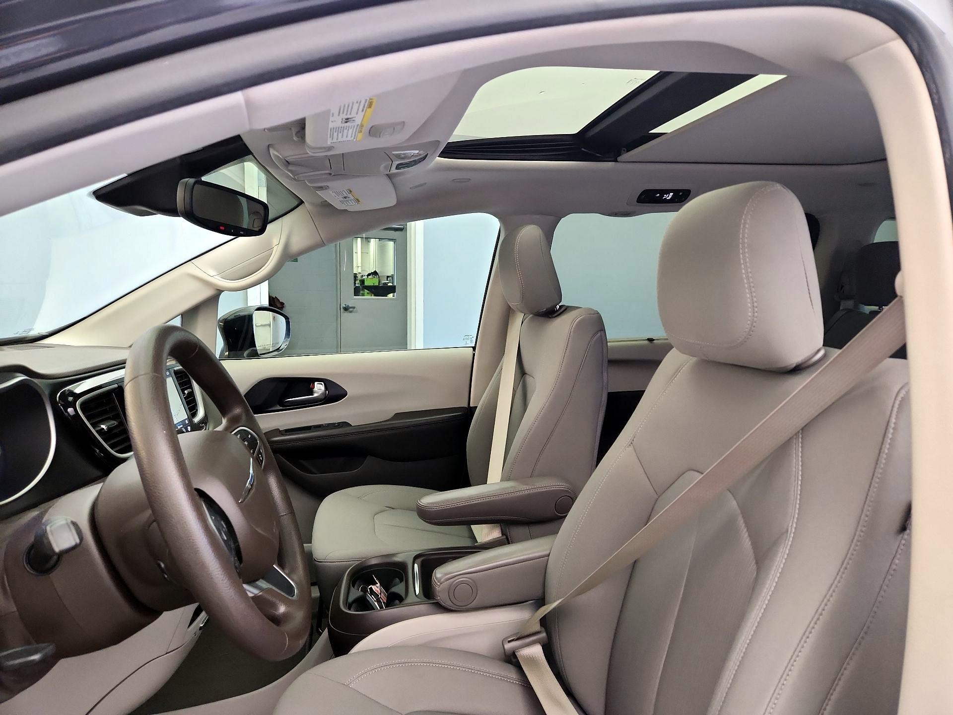 Thumbnail: 2020 Chrysler Pacifica - 20