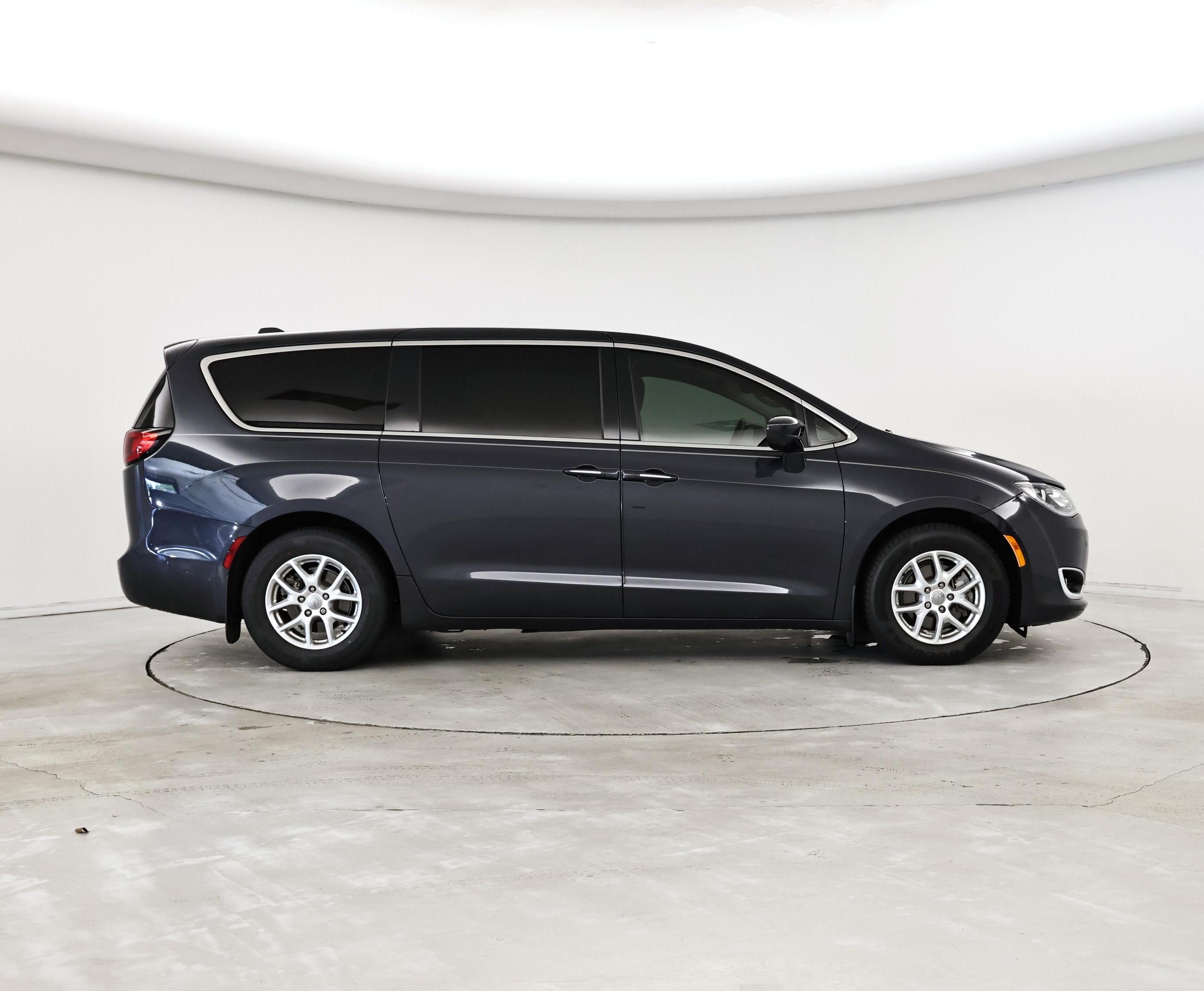Thumbnail: 2020 Chrysler Pacifica - 7