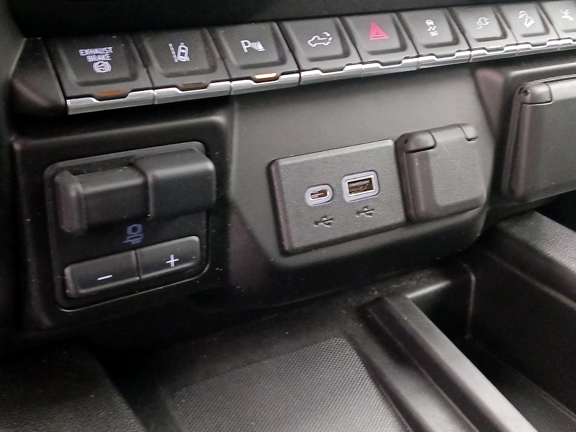 Thumbnail: 2023 GMC Sierra 2500 - 18