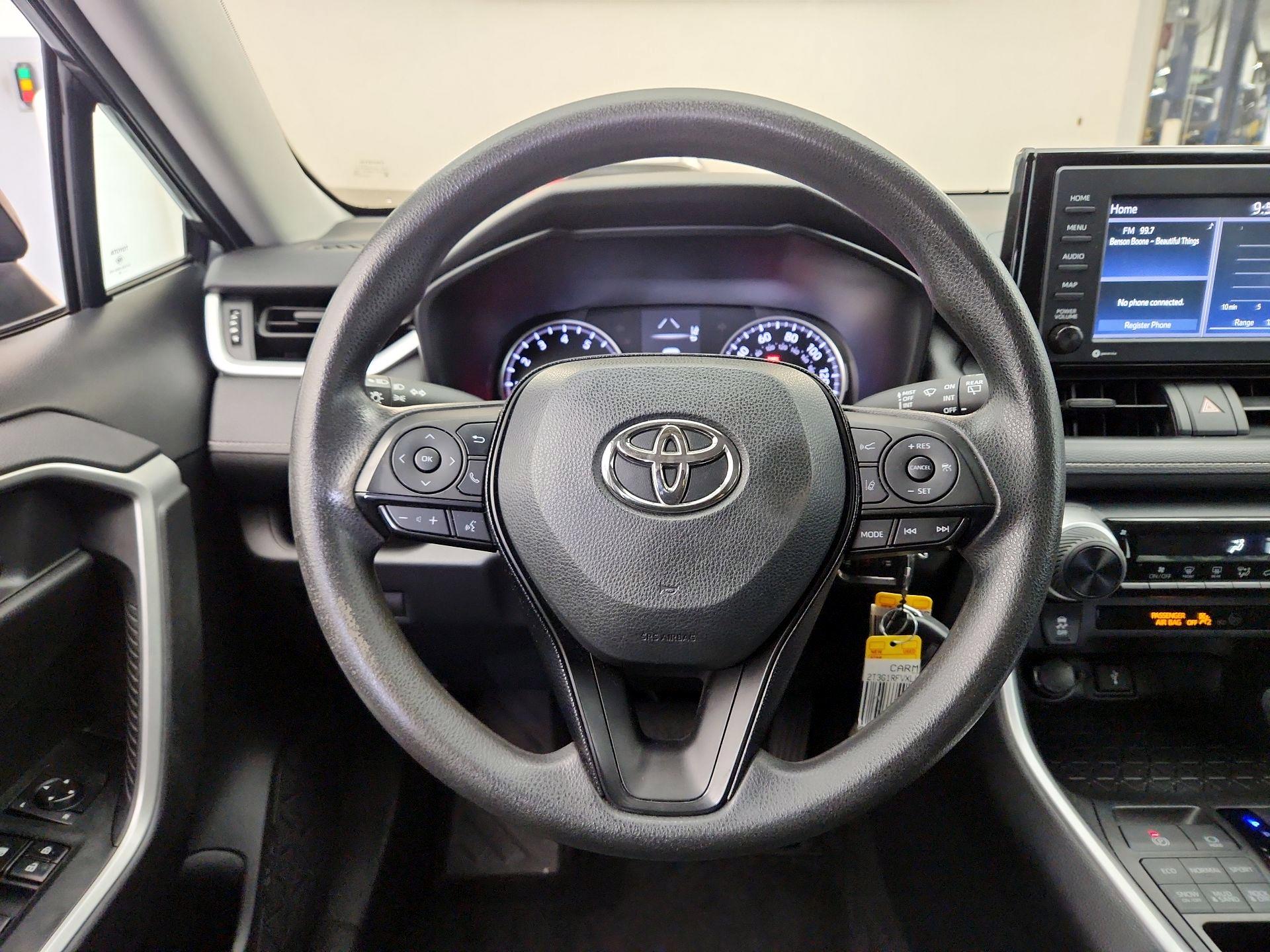 Thumbnail: 2020 Toyota RAV4 - 10