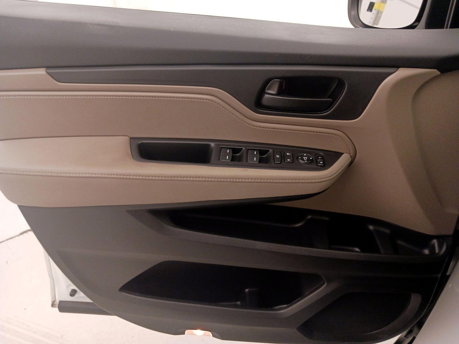 Thumbnail: 2022 Honda Odyssey - 12