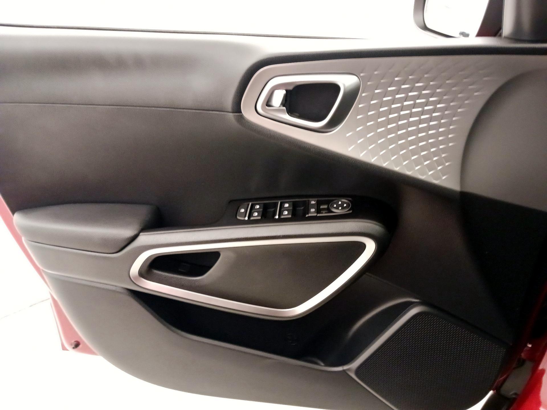 Thumbnail: 2022 Kia Soul - 12