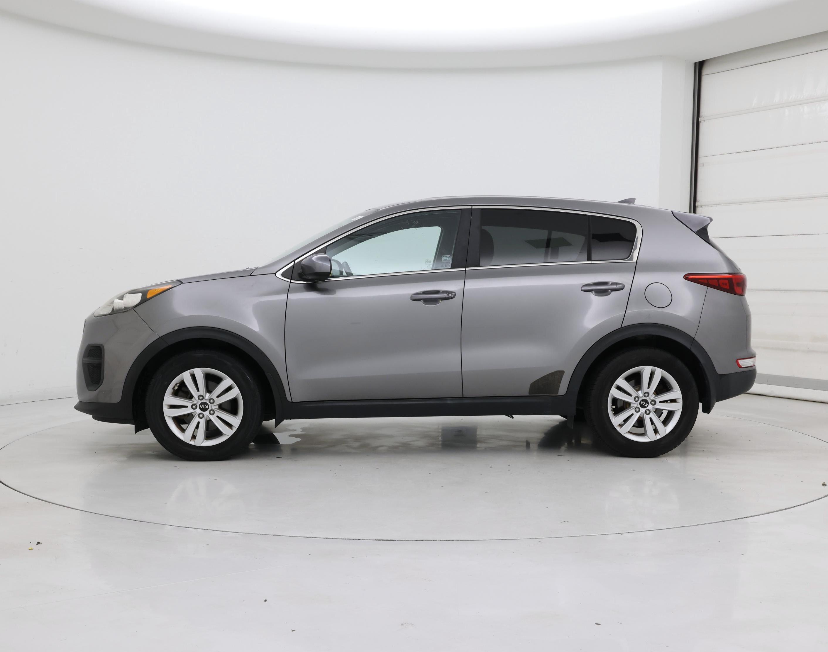 Thumbnail: 2017 Kia Sportage - 3
