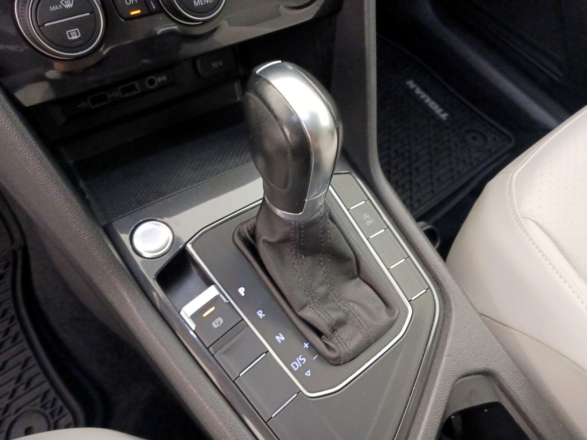 Thumbnail: 2019 Volkswagen Tiguan - 17