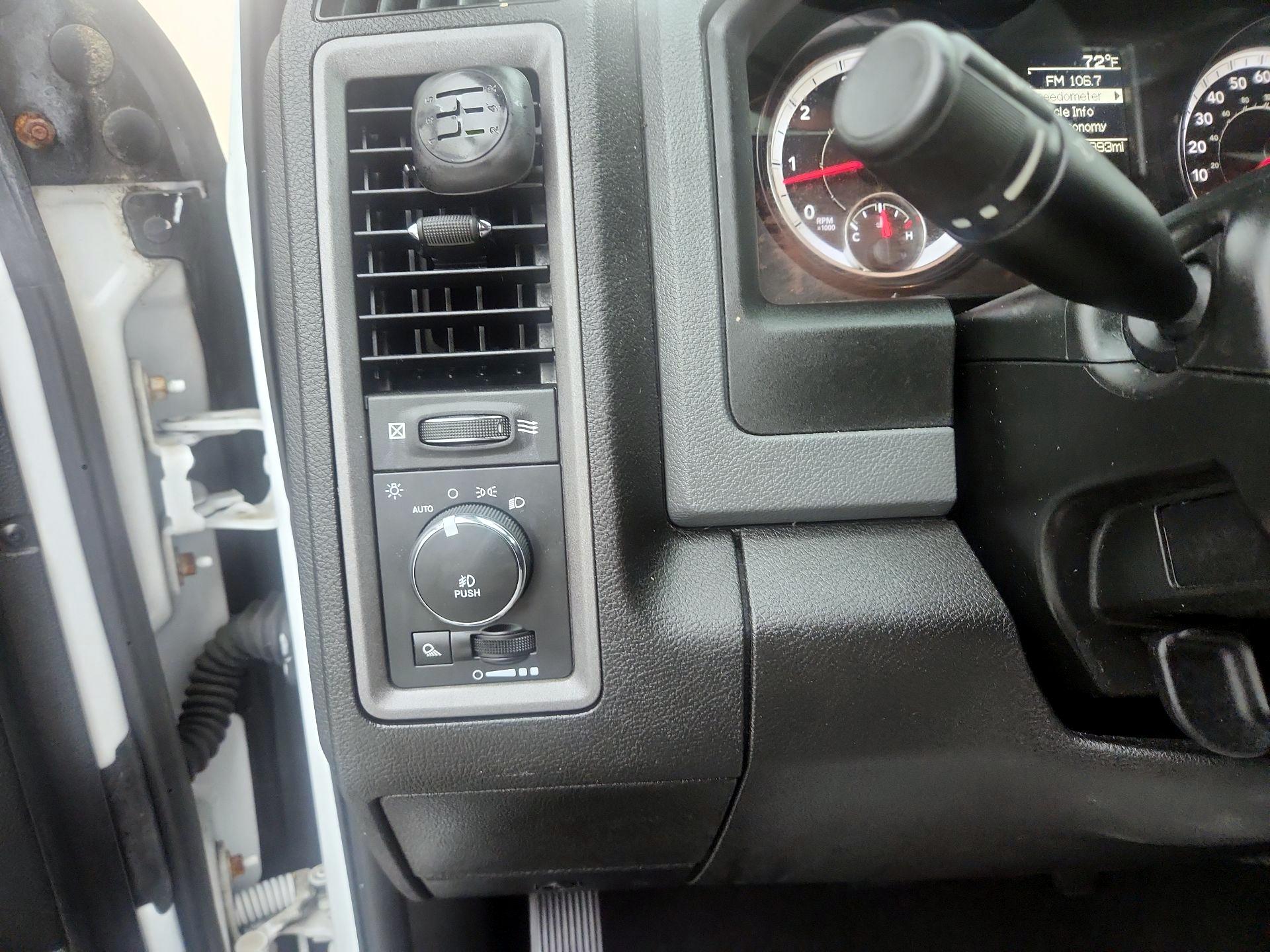 Thumbnail: 2019 RAM 1500 Classic - 13