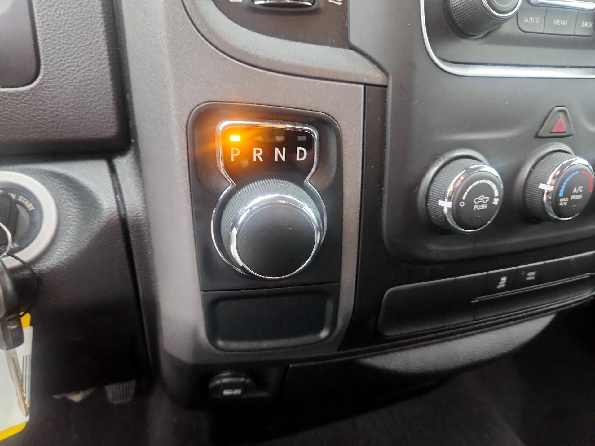 Thumbnail: 2019 RAM 1500 Classic - 17