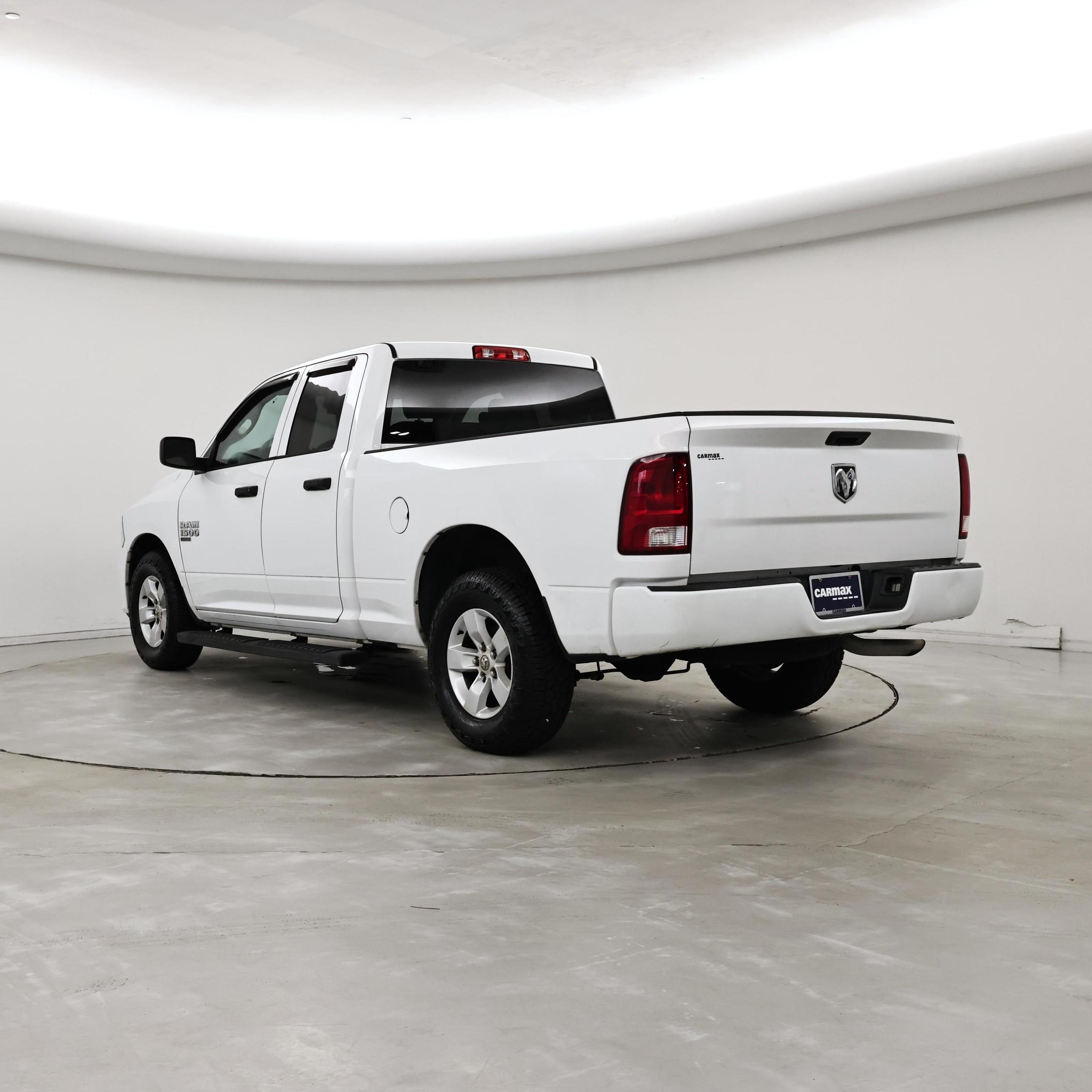 Thumbnail: 2019 RAM 1500 Classic - 2