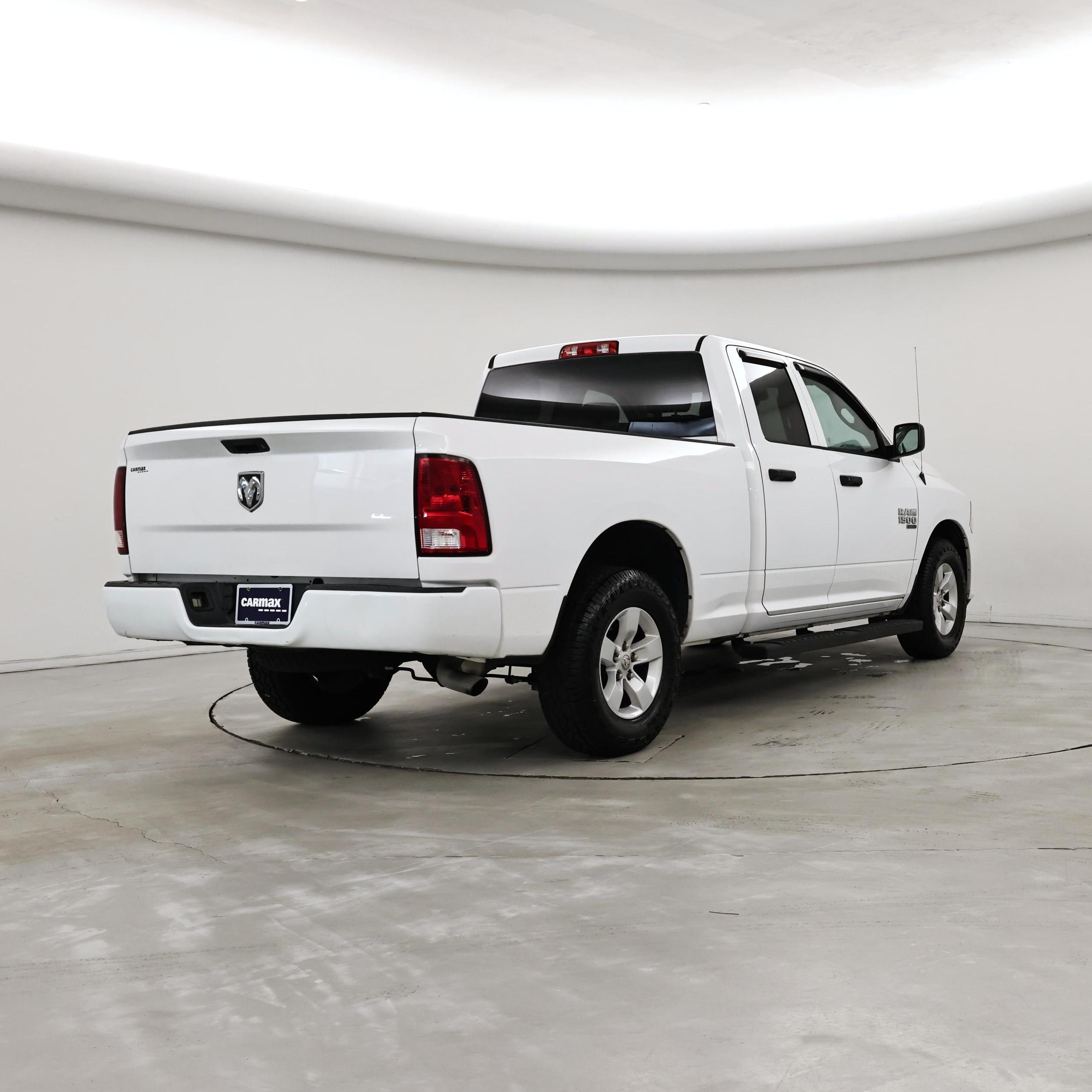Thumbnail: 2019 RAM 1500 Classic - 8