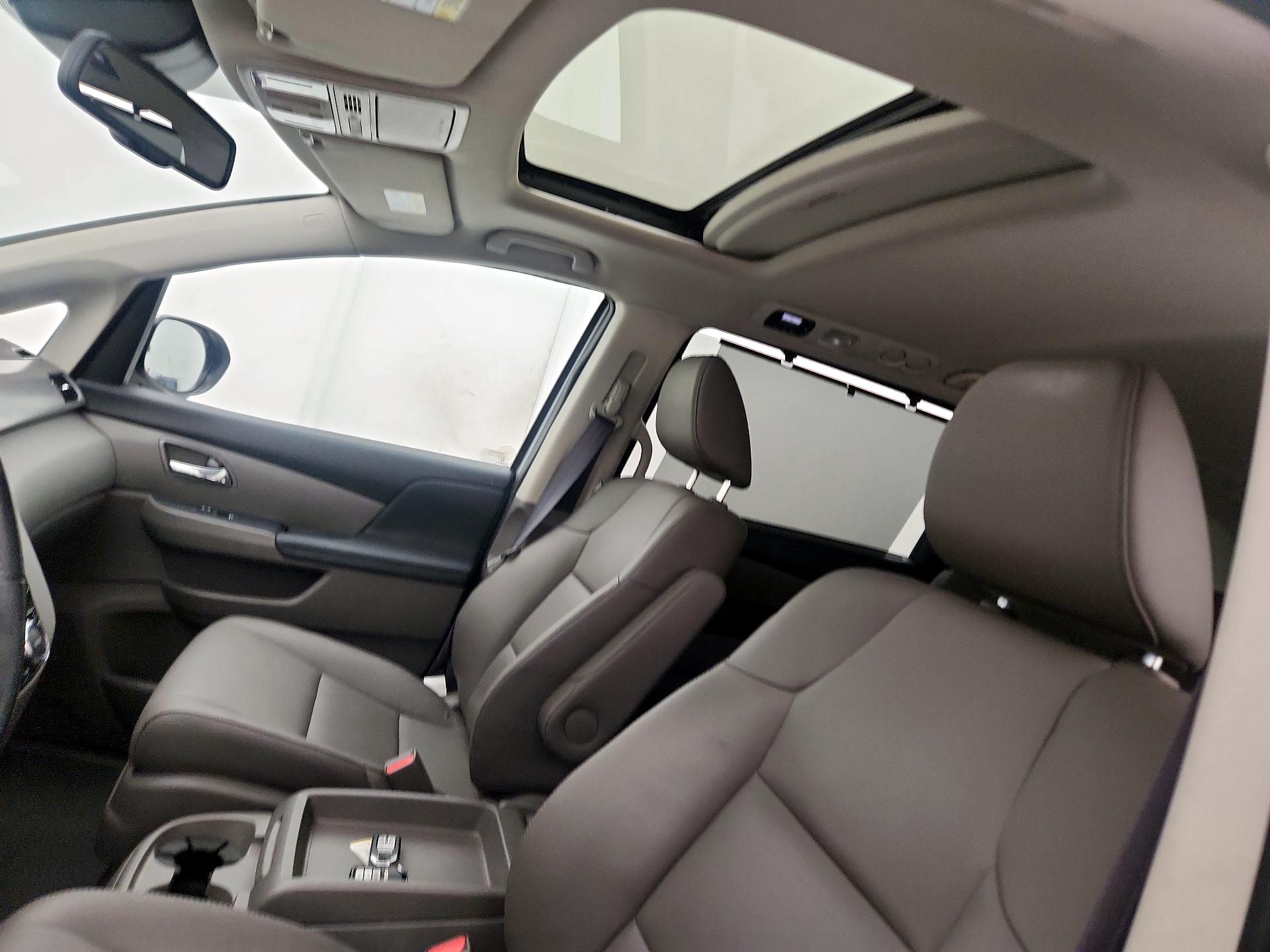 Thumbnail: 2016 Honda Odyssey - 19
