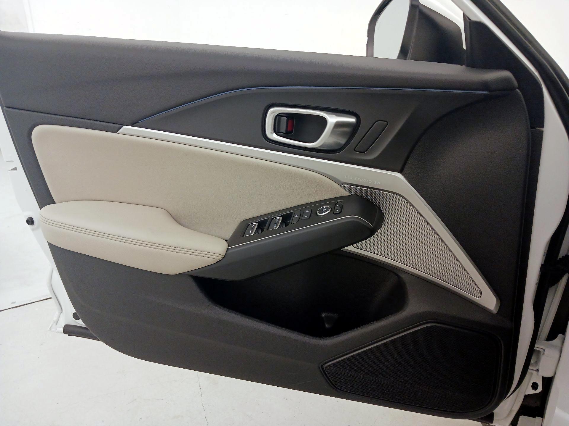 Thumbnail: 2025 Acura Integra - 12