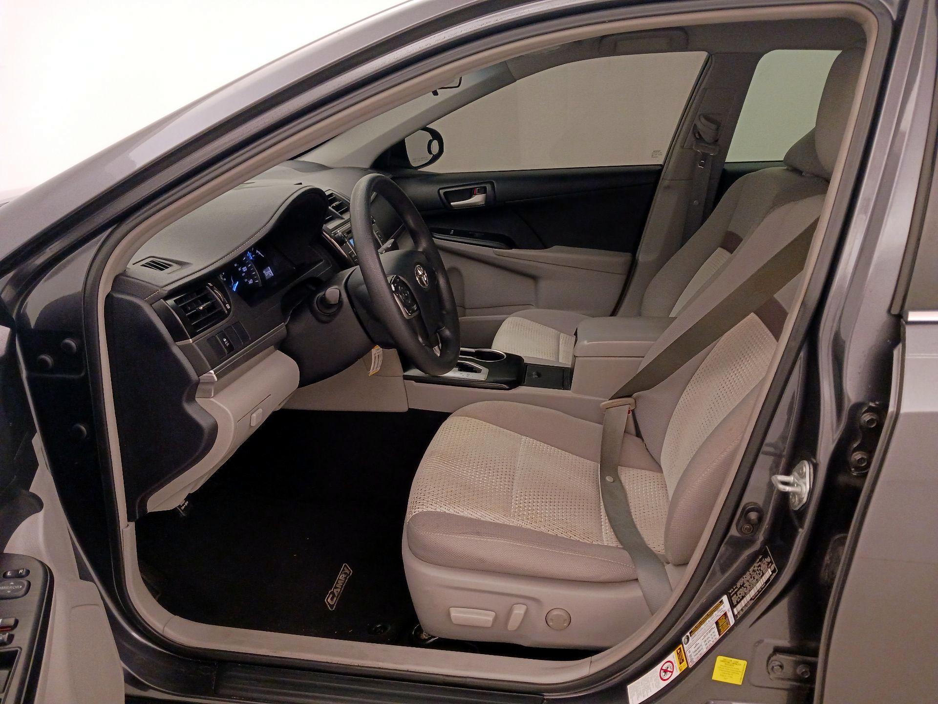 Thumbnail: 2013 Toyota Camry - 11