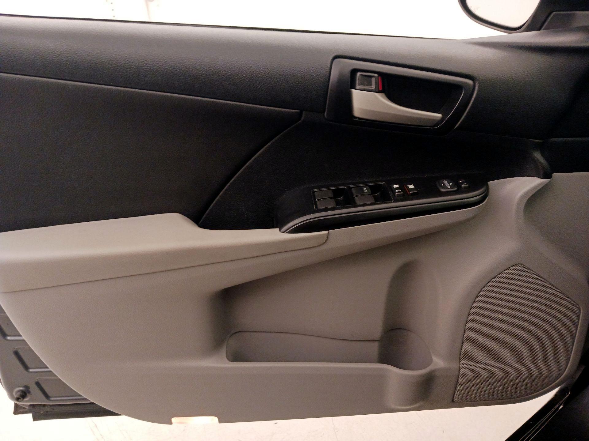 Thumbnail: 2013 Toyota Camry - 12