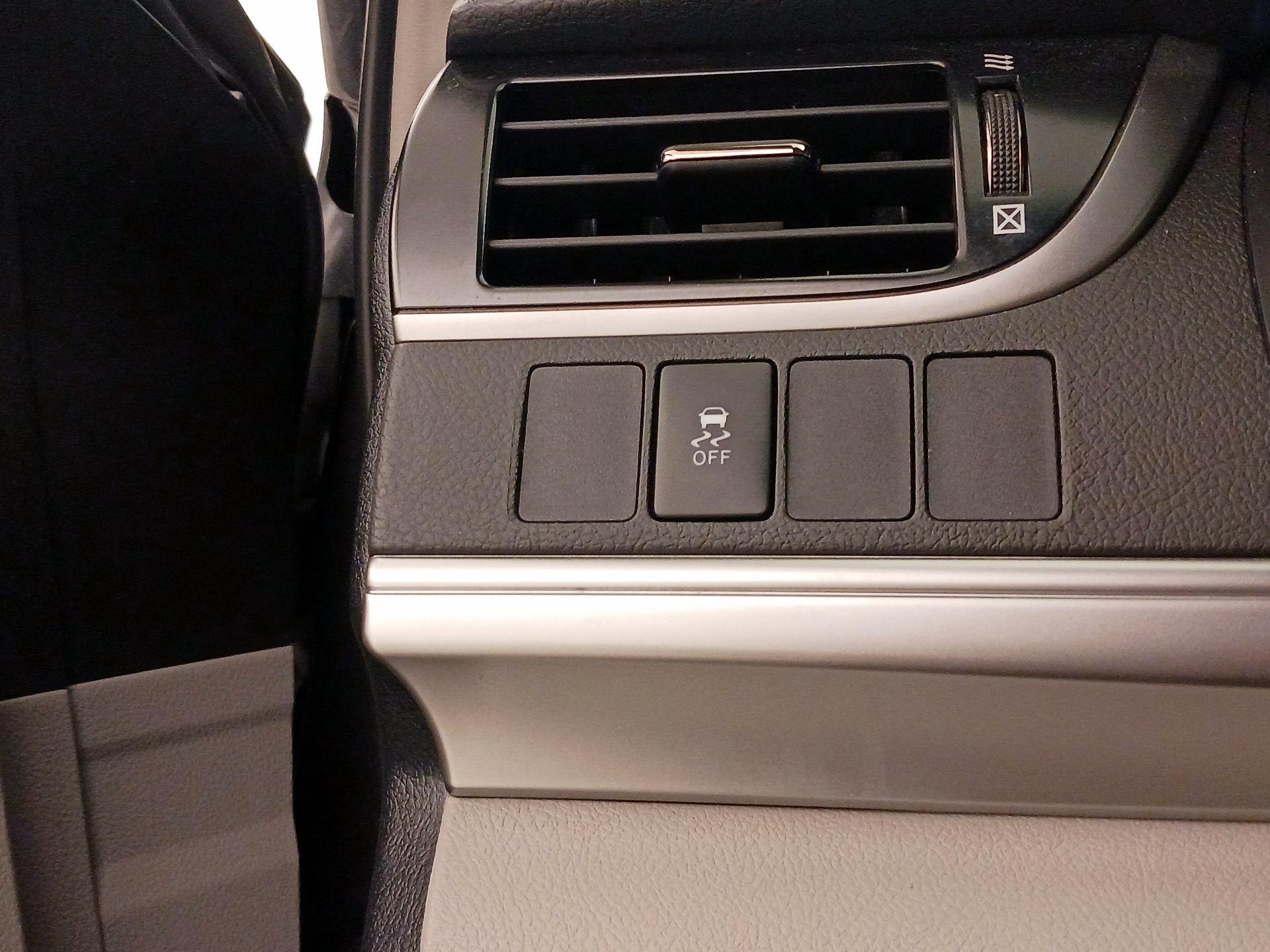 Thumbnail: 2013 Toyota Camry - 13