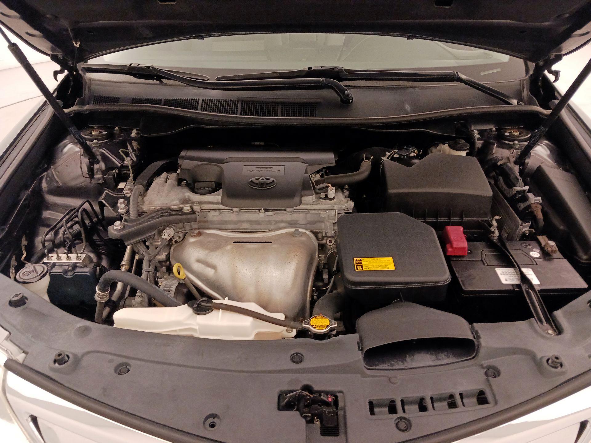 Thumbnail: 2013 Toyota Camry - 20