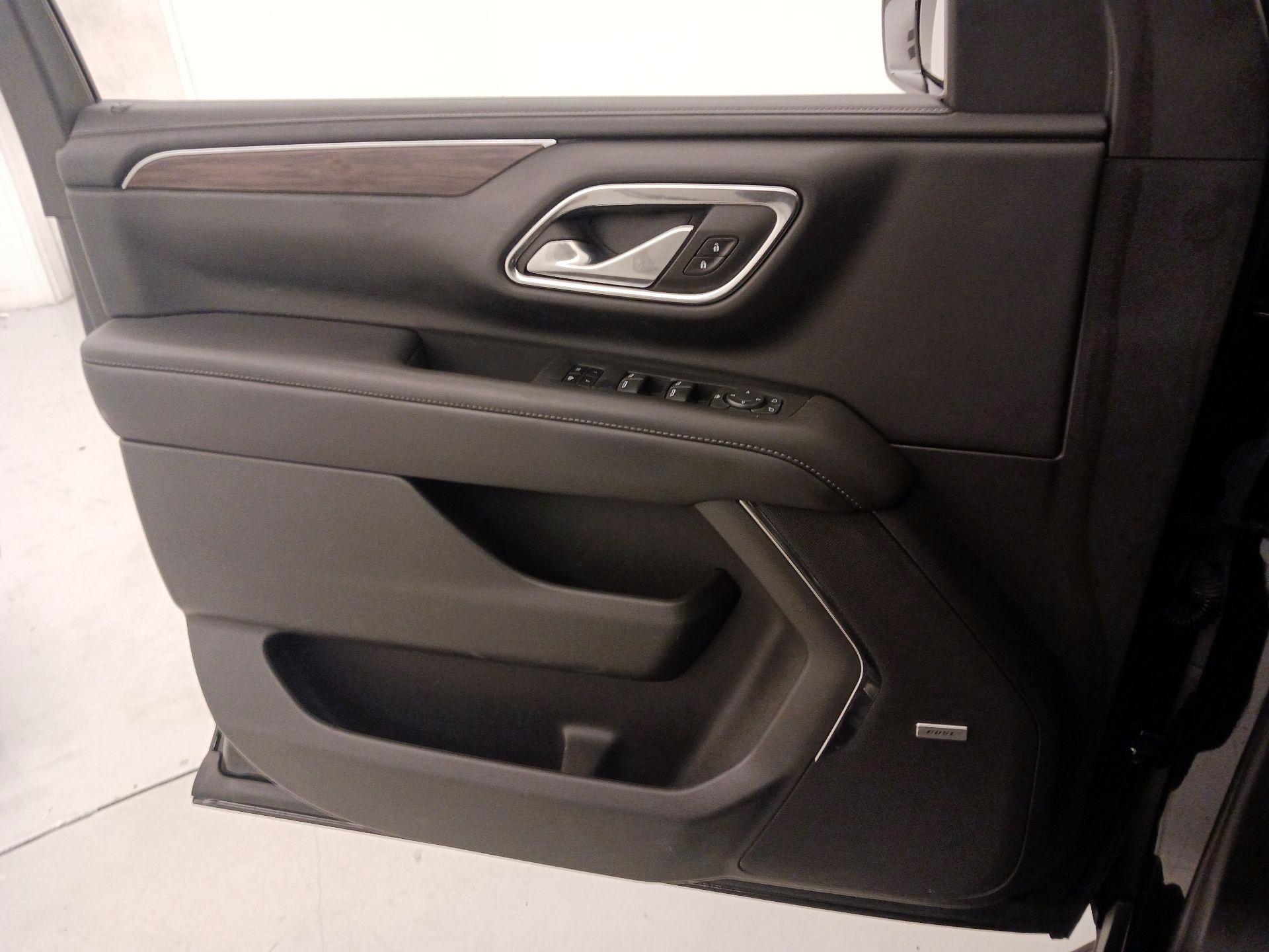 Thumbnail: 2023 Chevrolet Suburban - 12