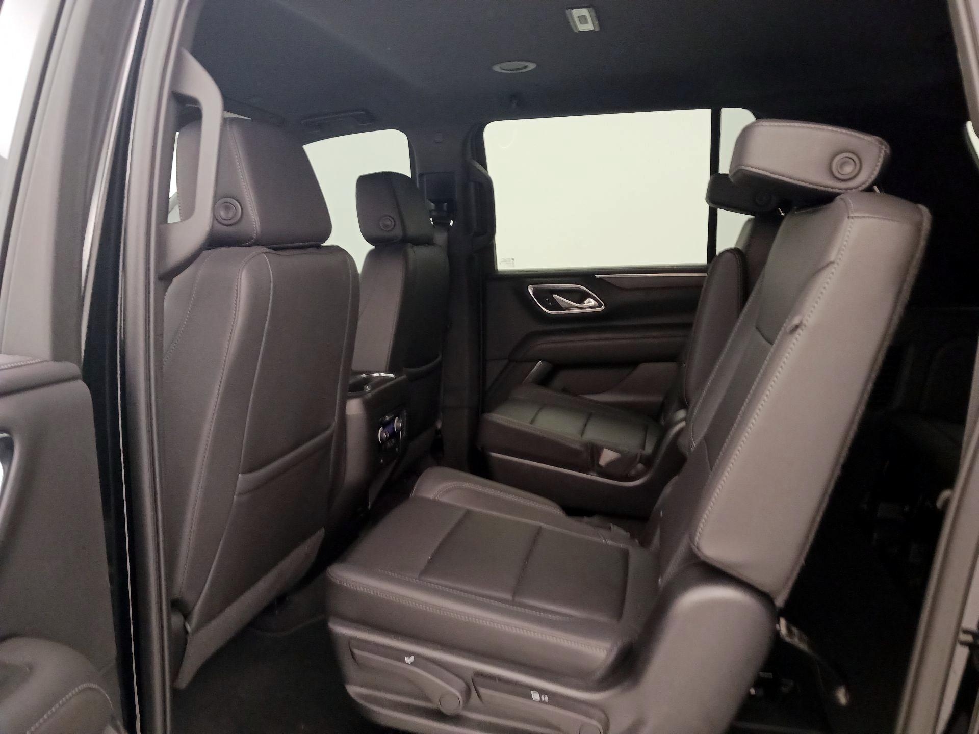 Thumbnail: 2023 Chevrolet Suburban - 20