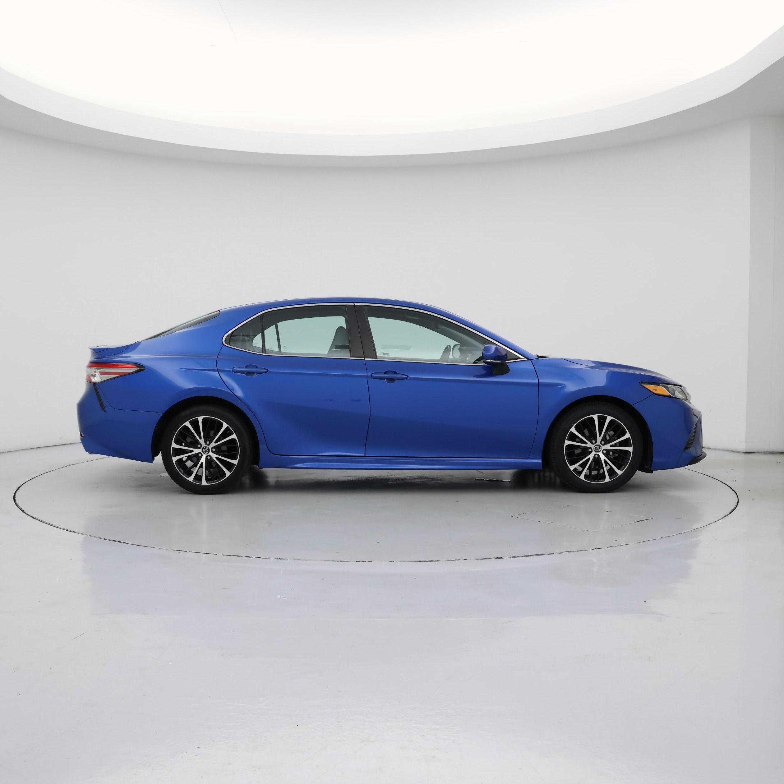 Thumbnail: 2018 Toyota Camry - 7