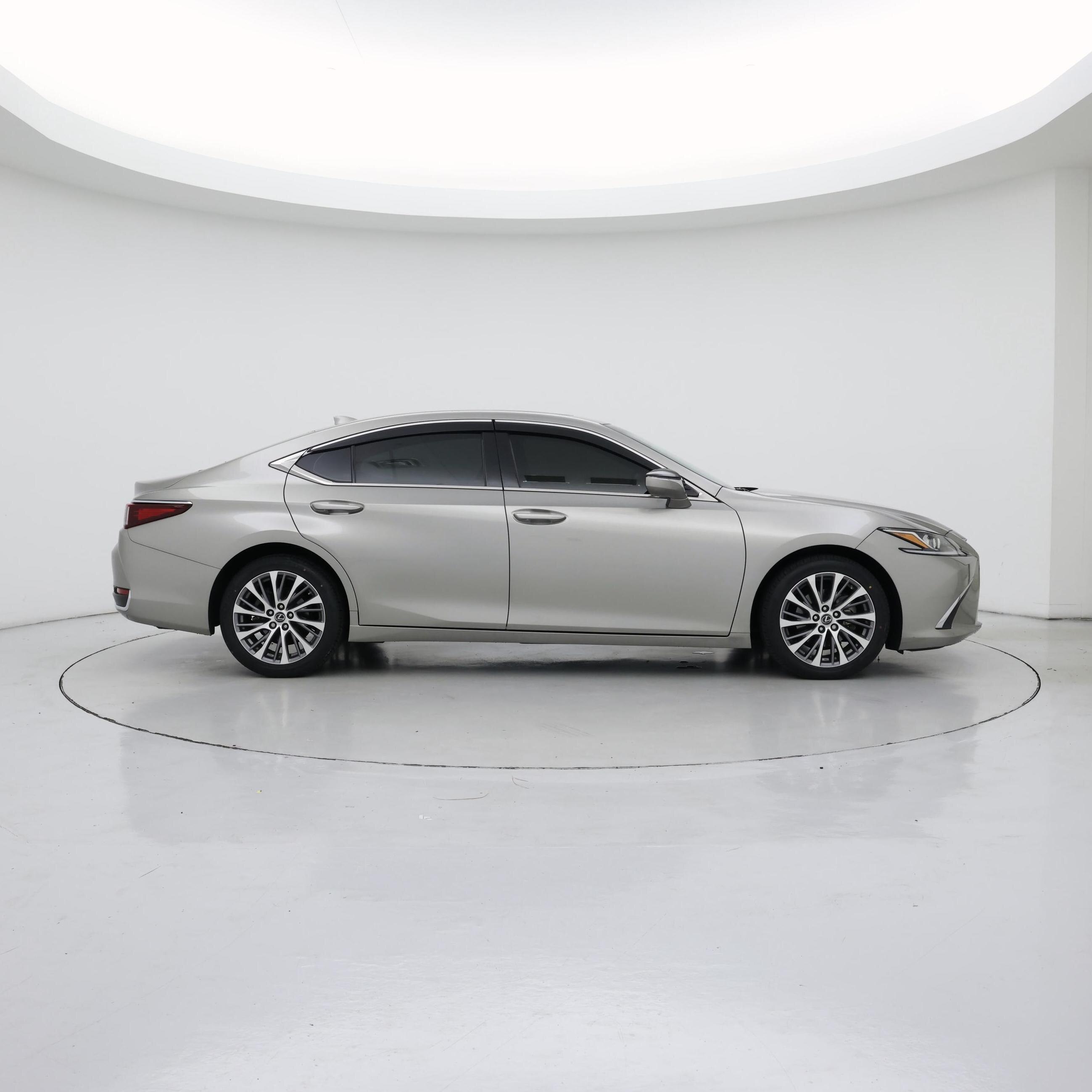 Thumbnail: 2021 Lexus ES - 7