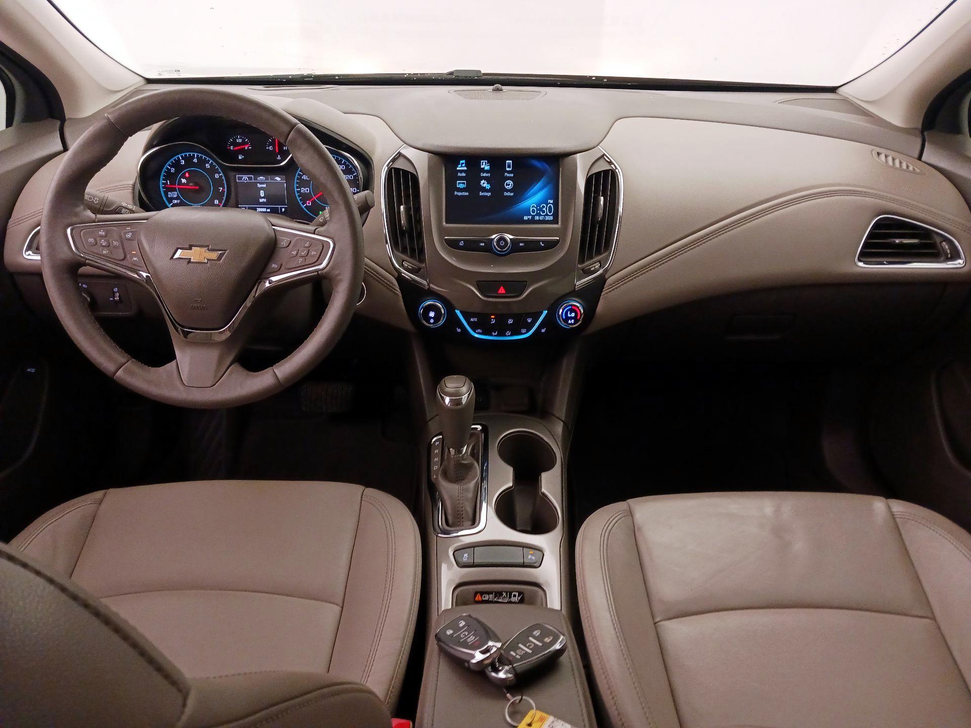 Thumbnail: 2018 Chevrolet Cruze - 9