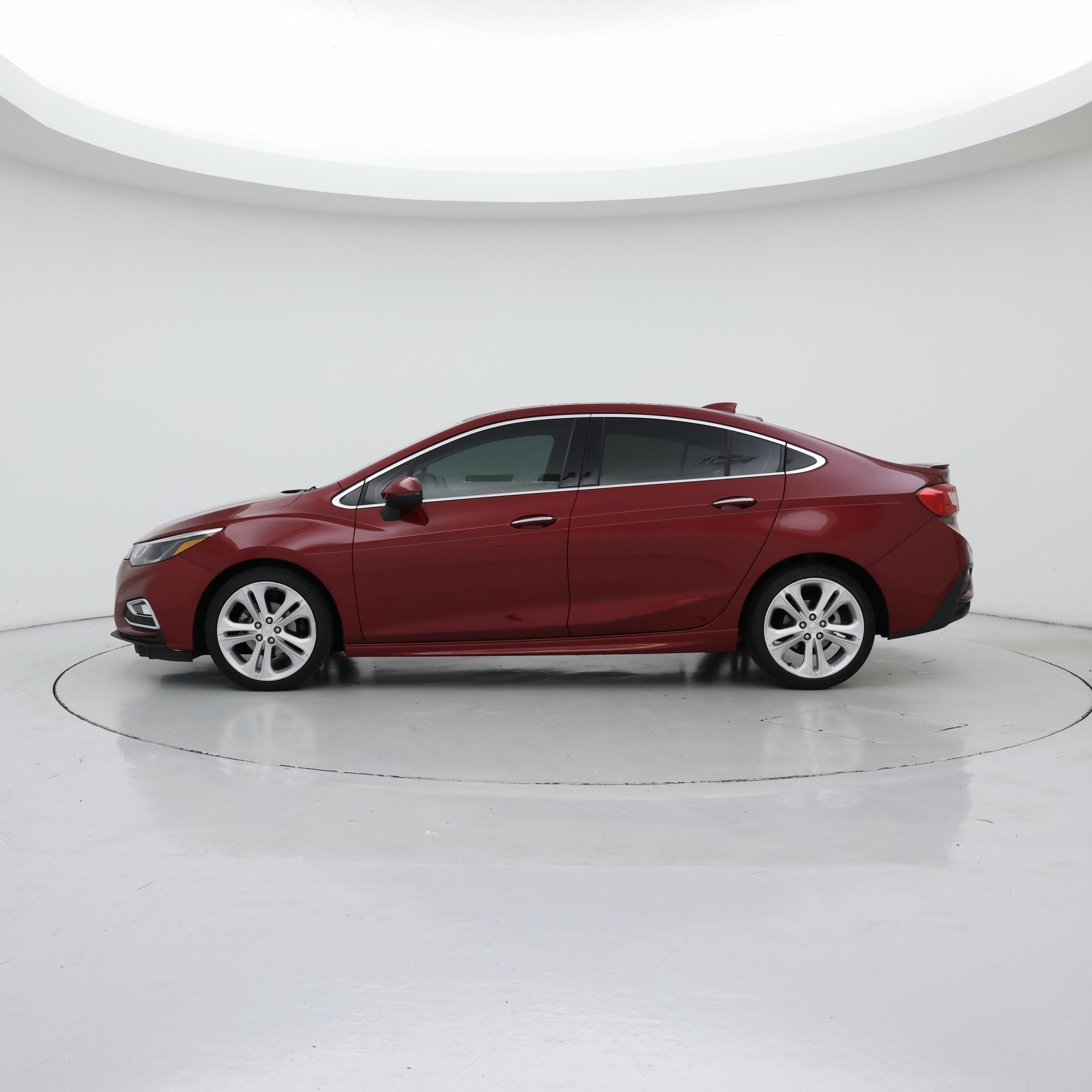 Thumbnail: 2018 Chevrolet Cruze - 3