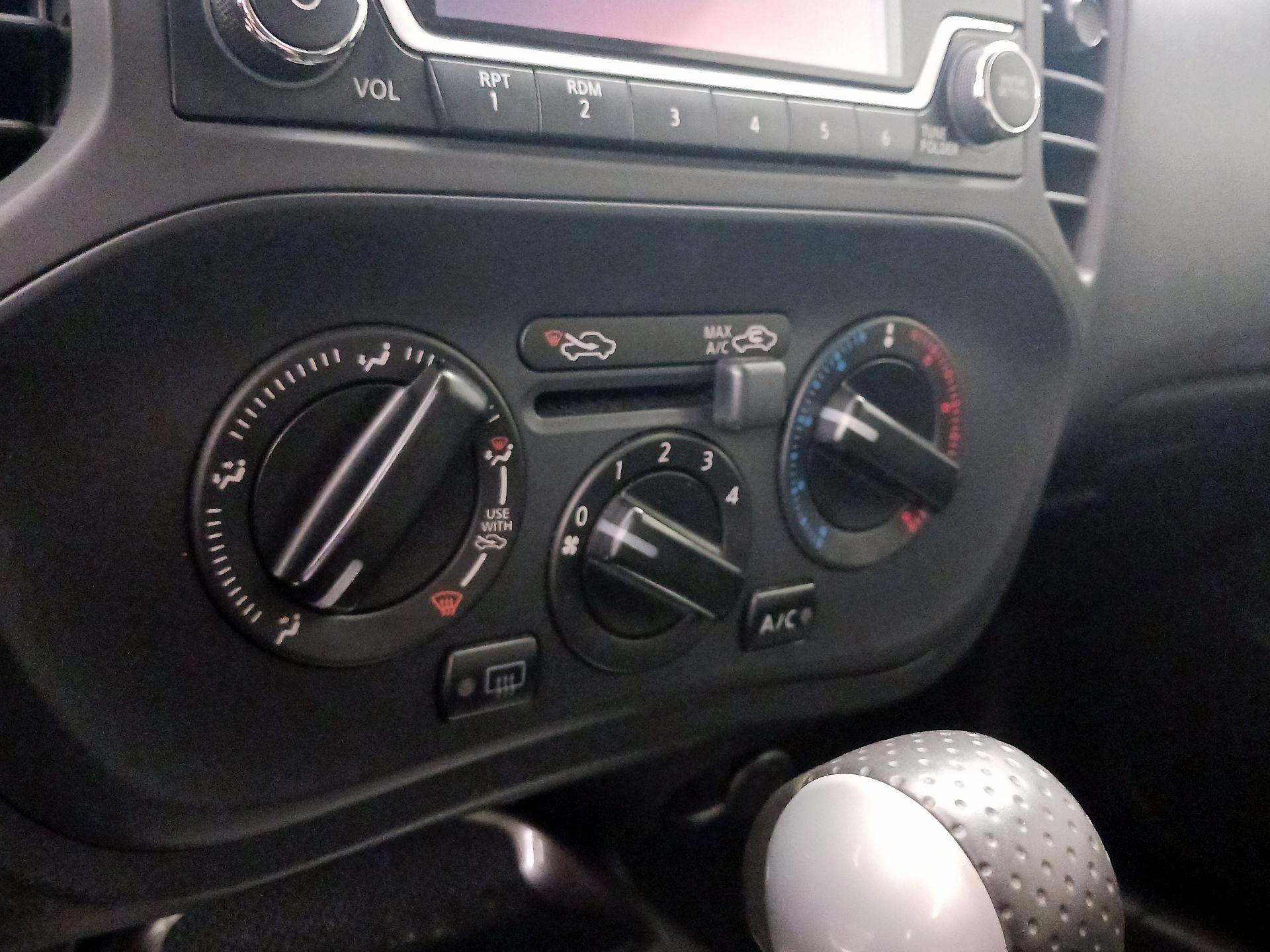 Thumbnail: 2016 Nissan Juke - 16