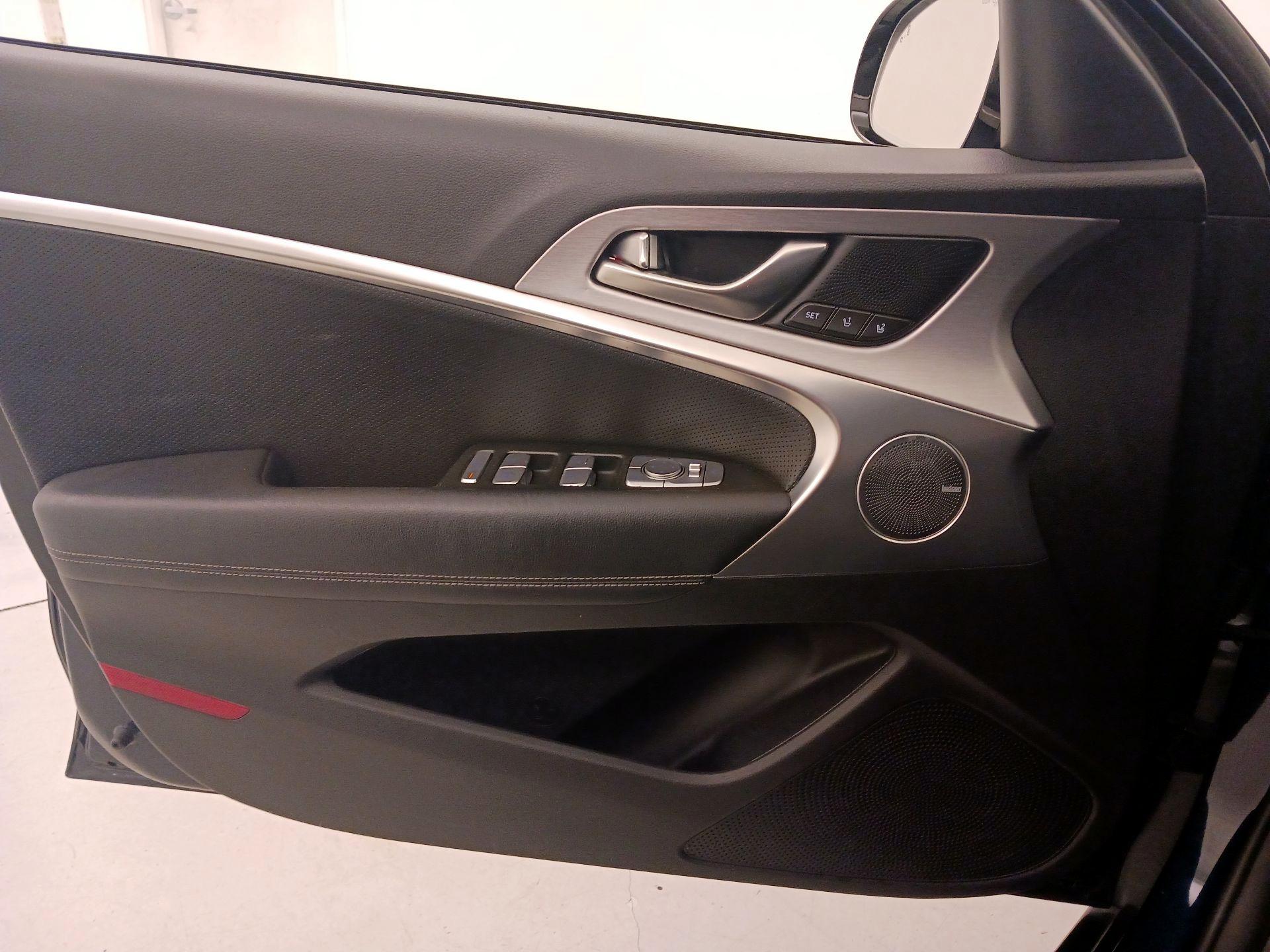 Thumbnail: 2019 Genesis G70 - 12