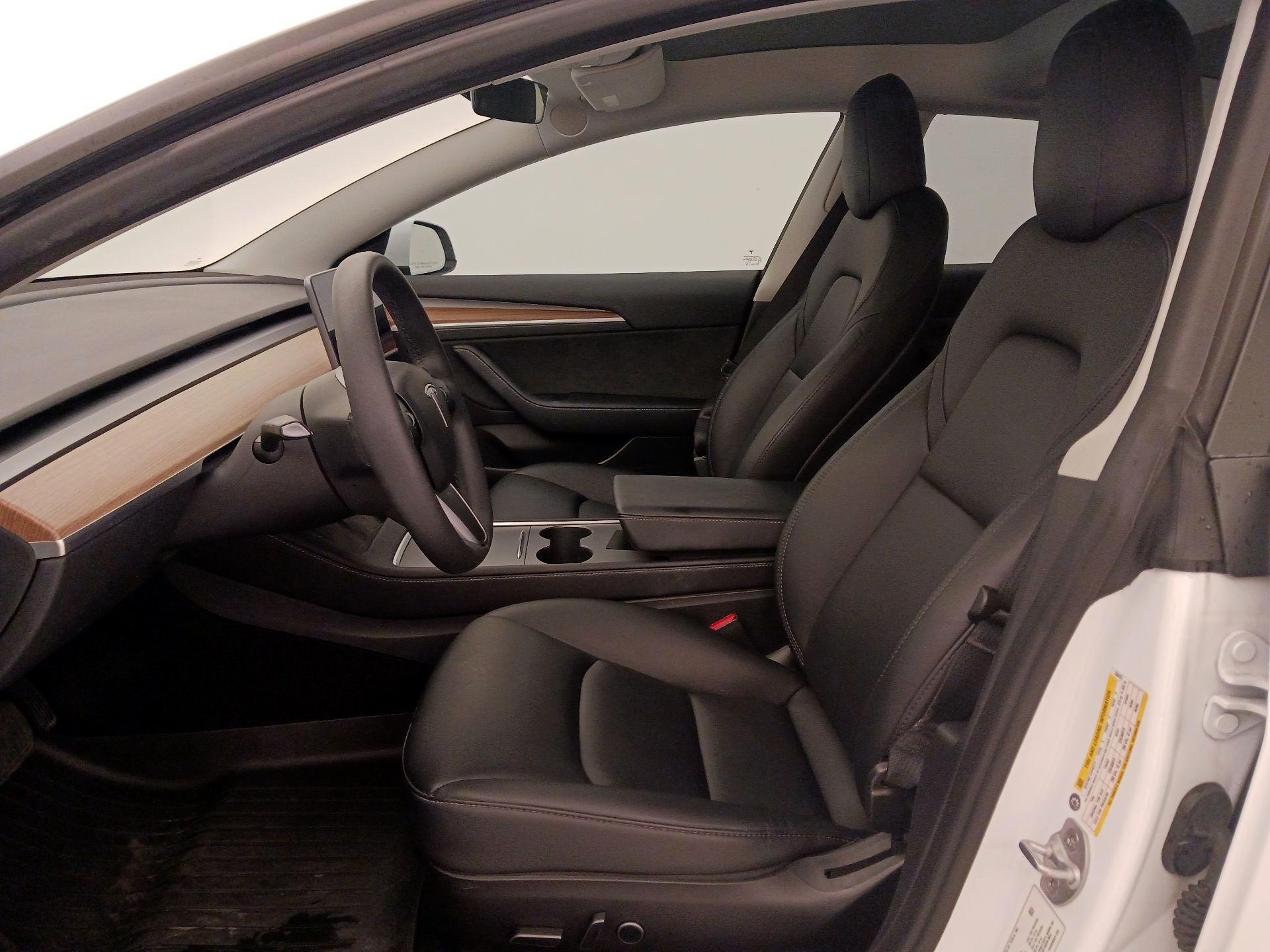 Thumbnail: 2022 Tesla Model 3 - 11