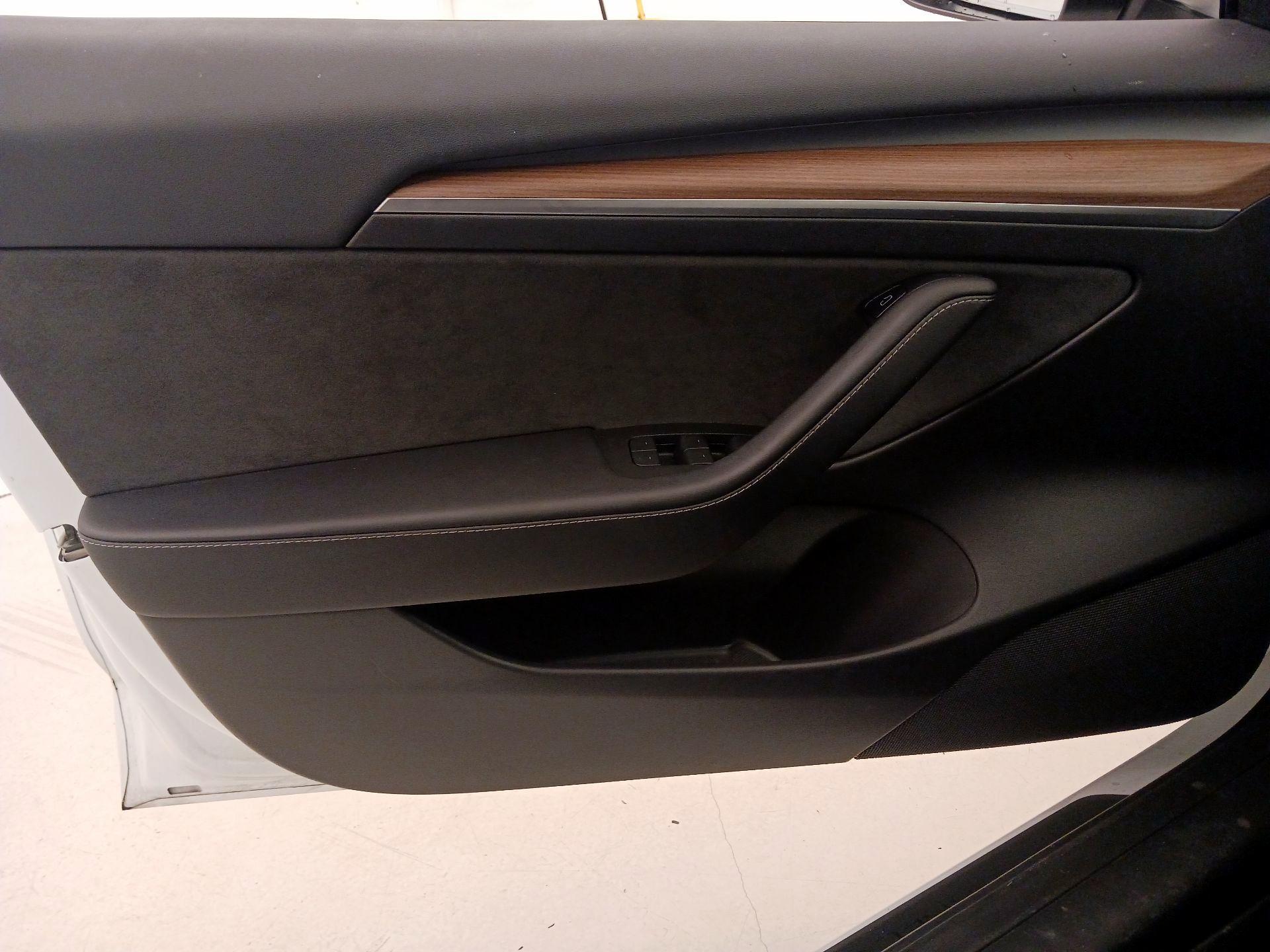 Thumbnail: 2022 Tesla Model 3 - 12