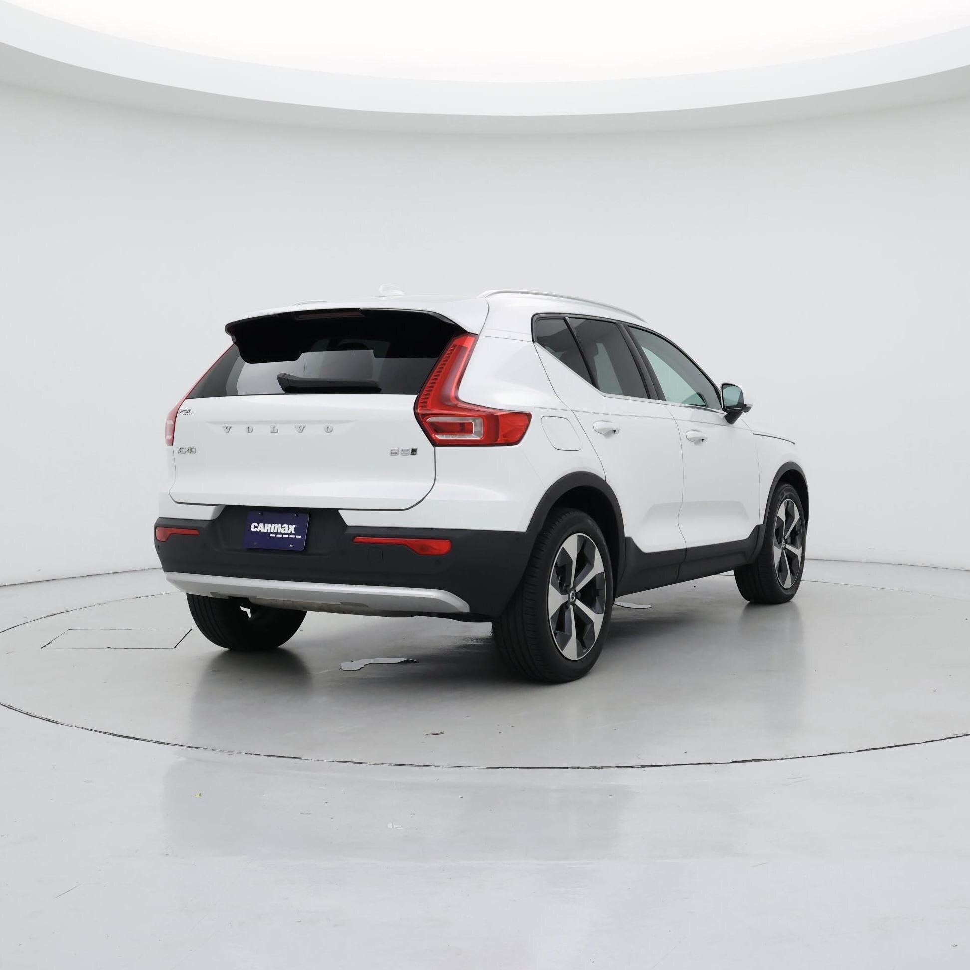 Thumbnail: 2023 Volvo XC40 - 8