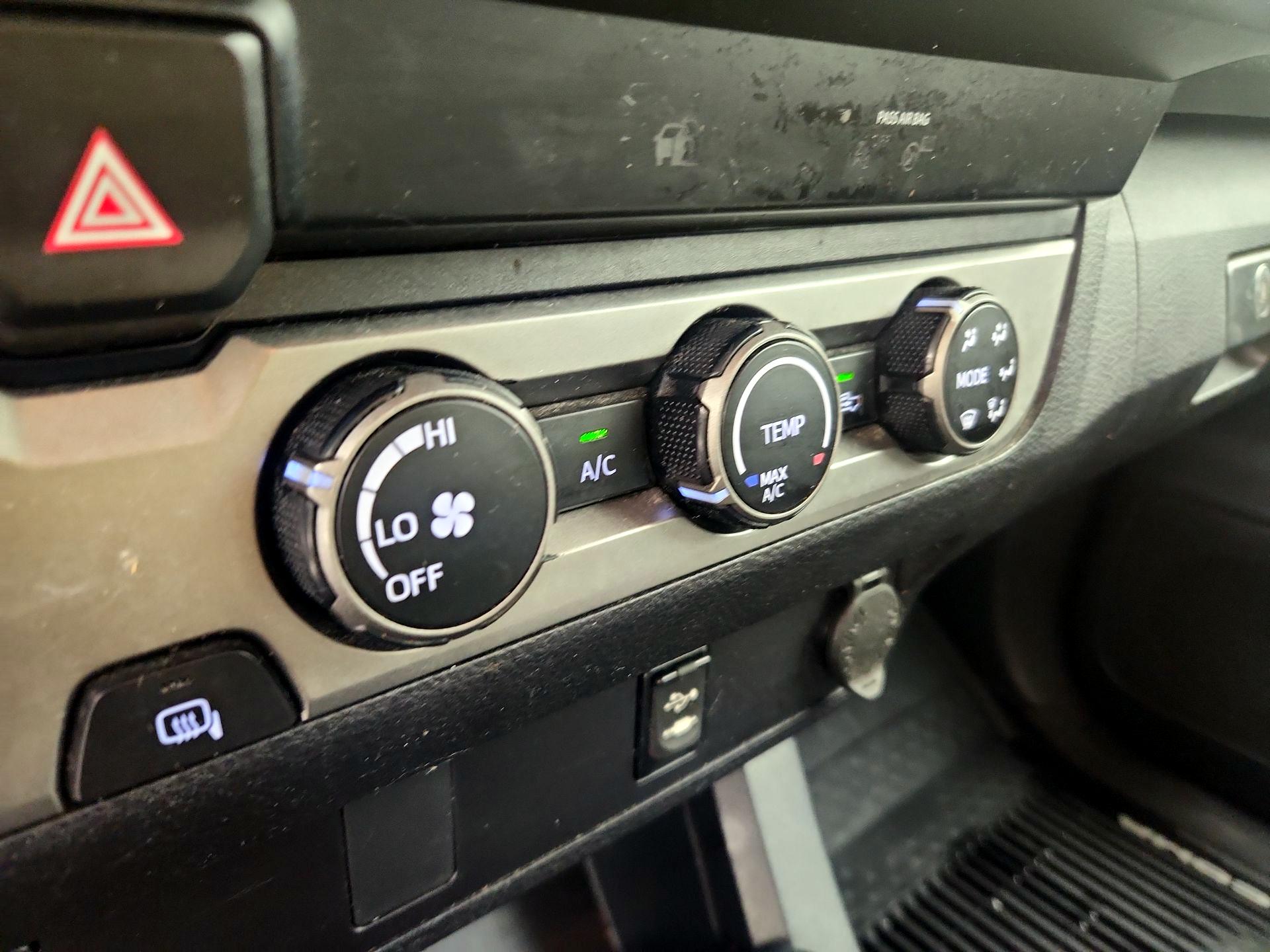 Thumbnail: 2019 Toyota Tacoma - 16