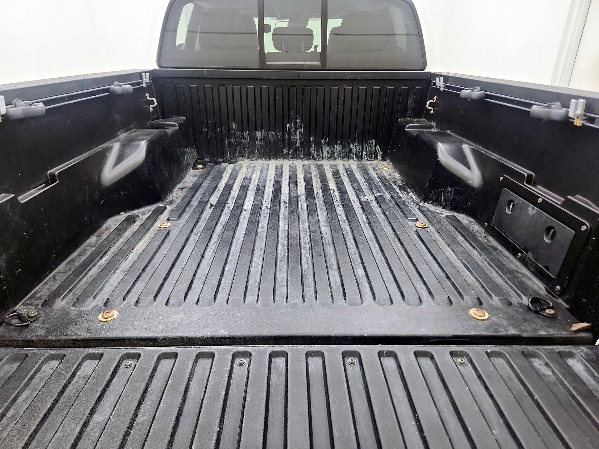 Thumbnail: 2019 Toyota Tacoma - 20