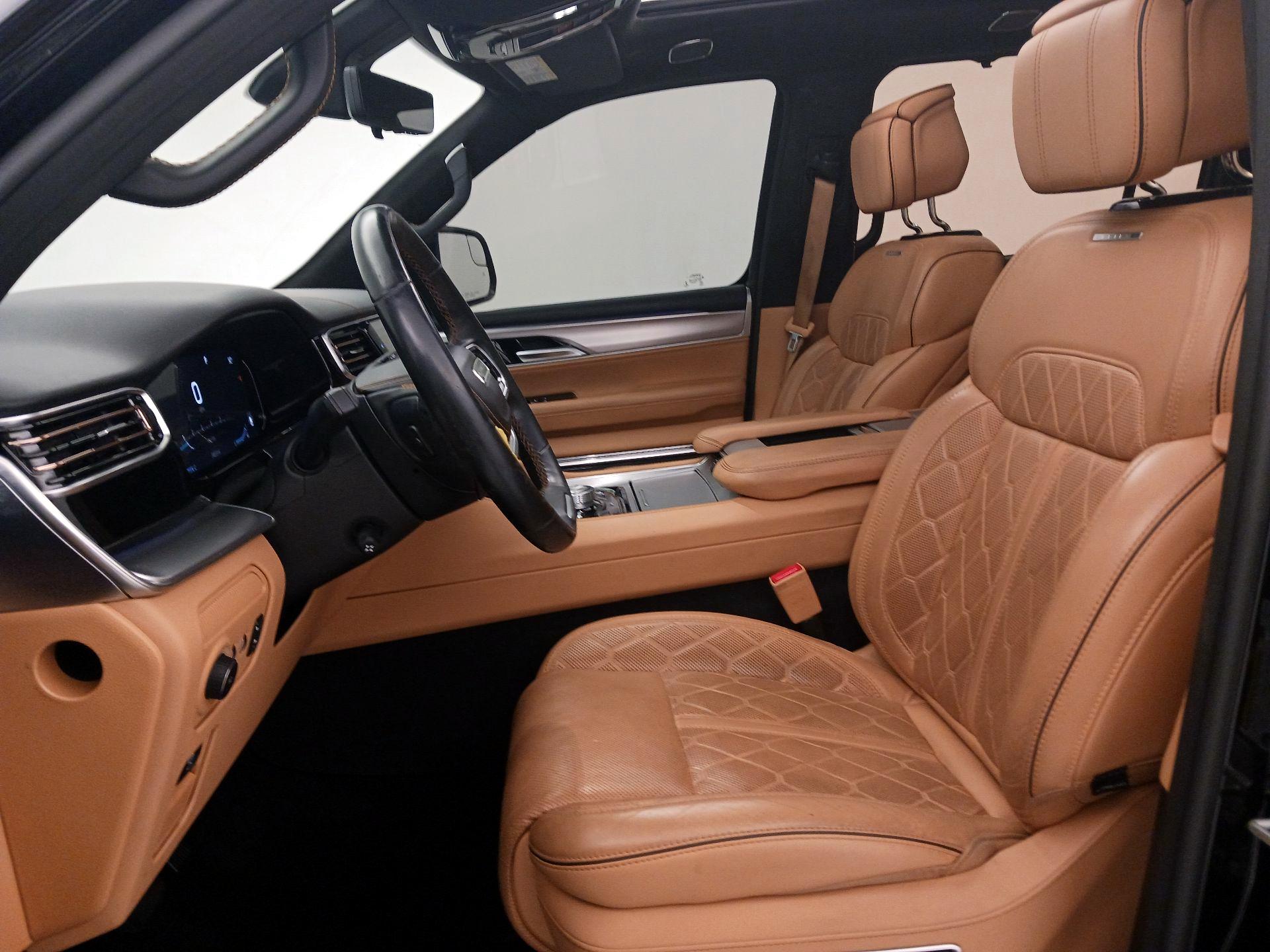 Thumbnail: 2023 Jeep Grand Wagoneer - 11