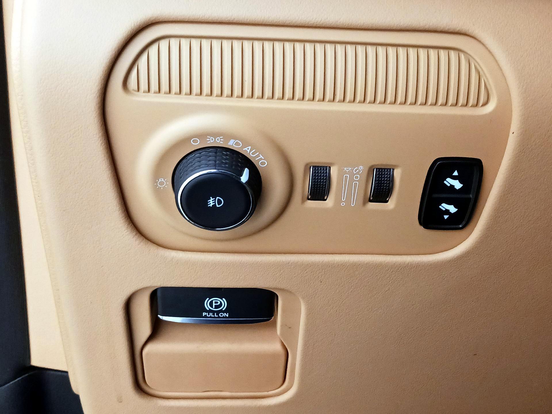 Thumbnail: 2023 Jeep Grand Wagoneer - 13