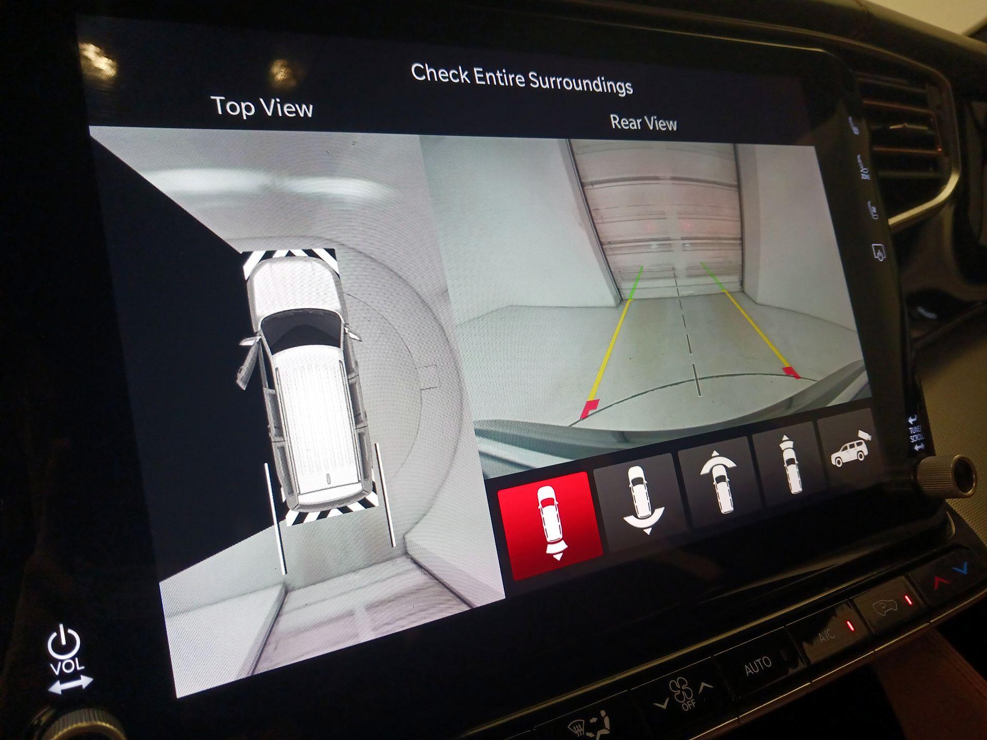 Thumbnail: 2023 Jeep Grand Wagoneer - 15