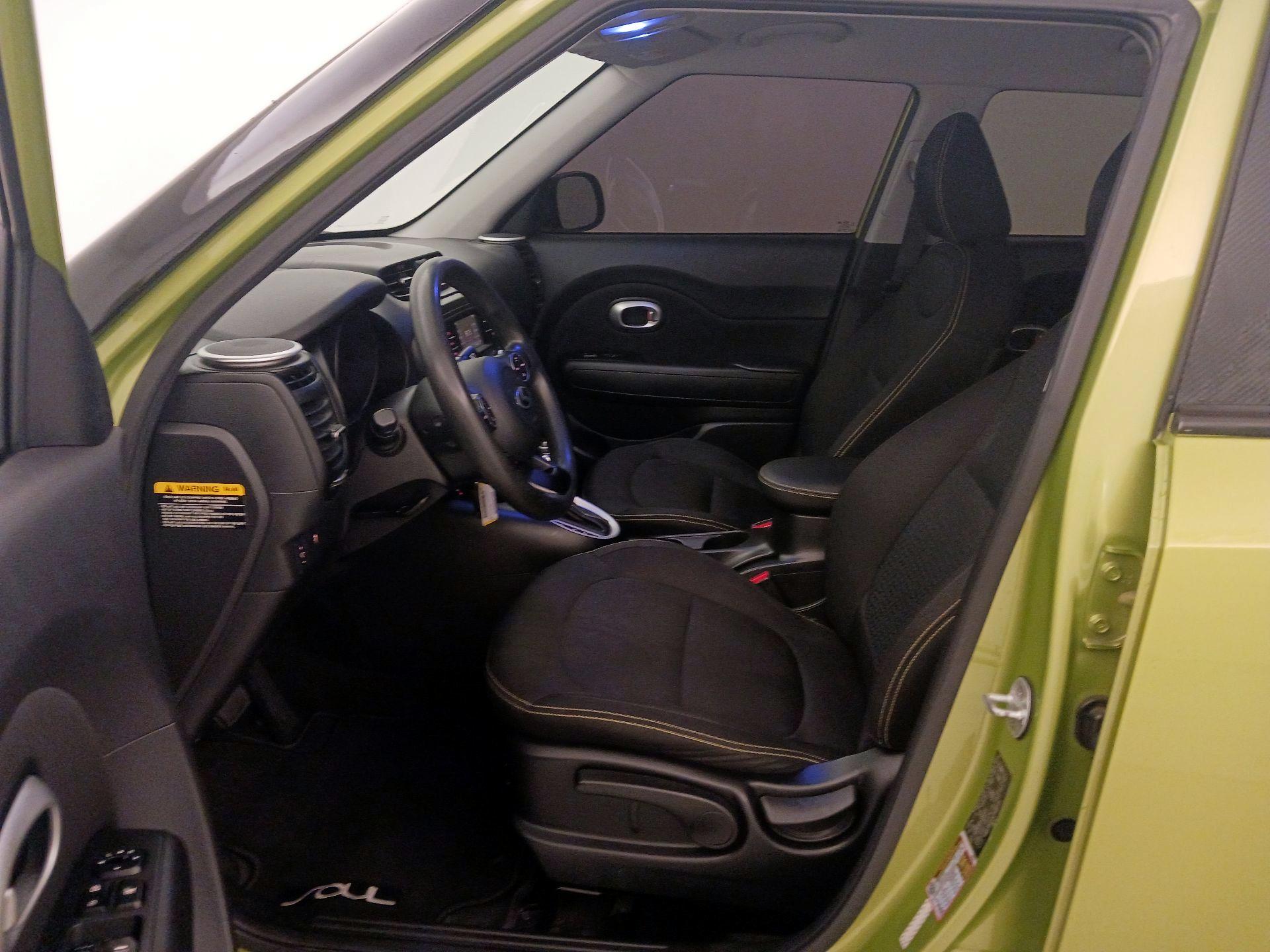 Thumbnail: 2016 Kia Soul - 11