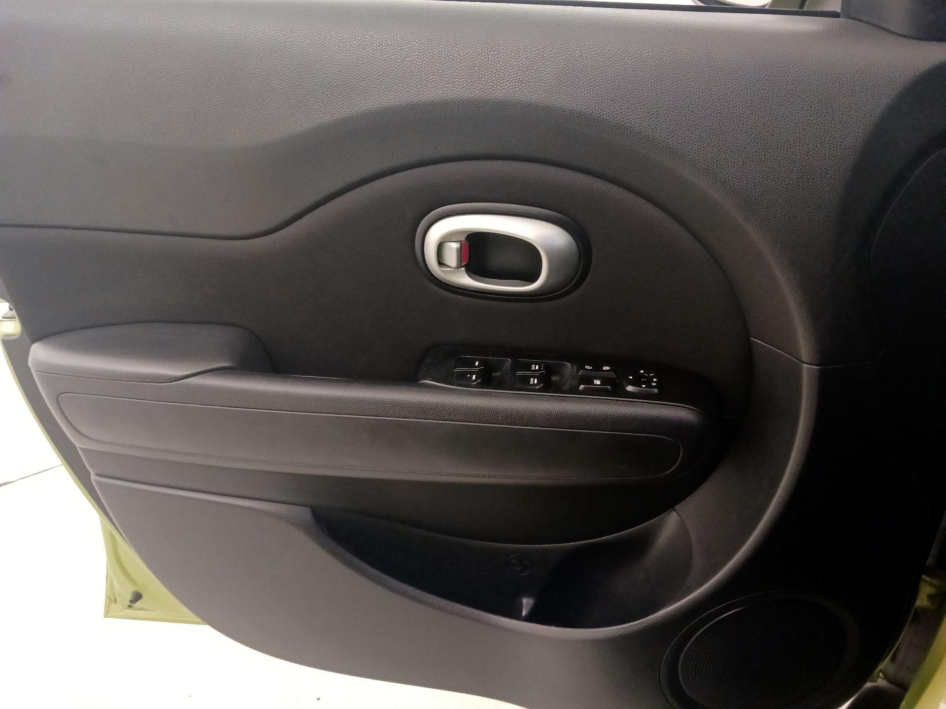 Thumbnail: 2016 Kia Soul - 12