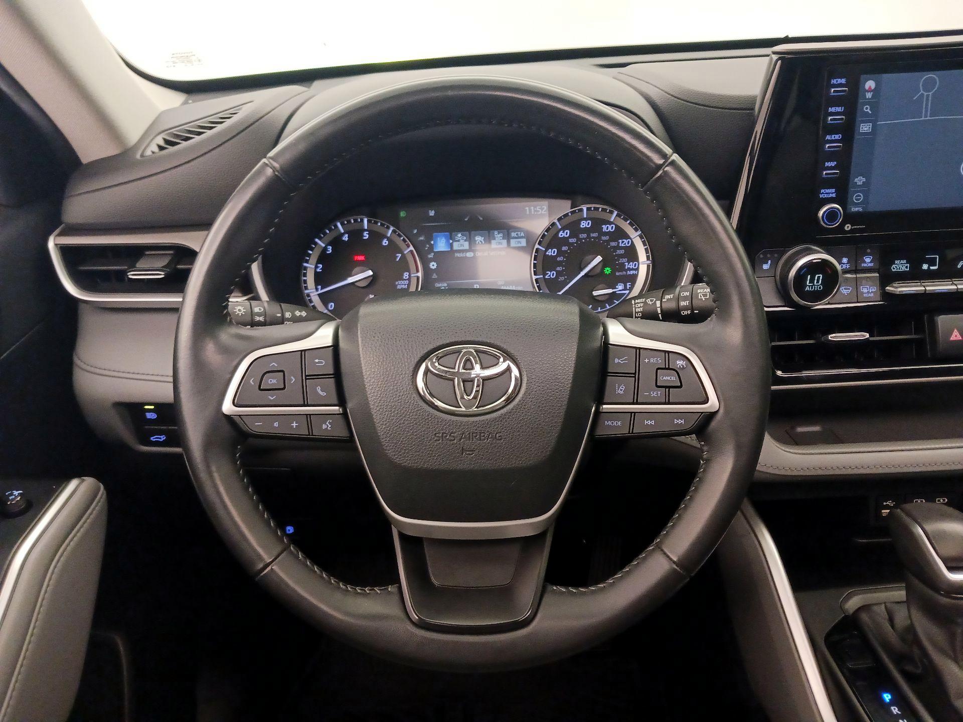 Thumbnail: 2022 Toyota Highlander - 10