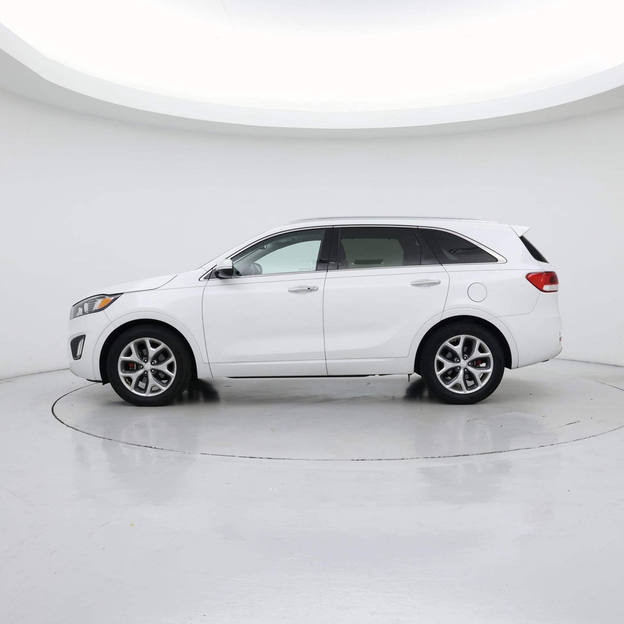 Thumbnail: 2016 Kia Sorento - 3