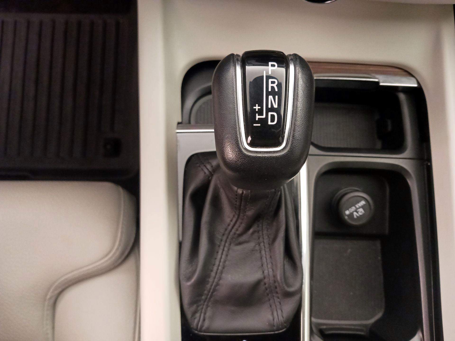 Thumbnail: 2020 Volvo XC60 - 18