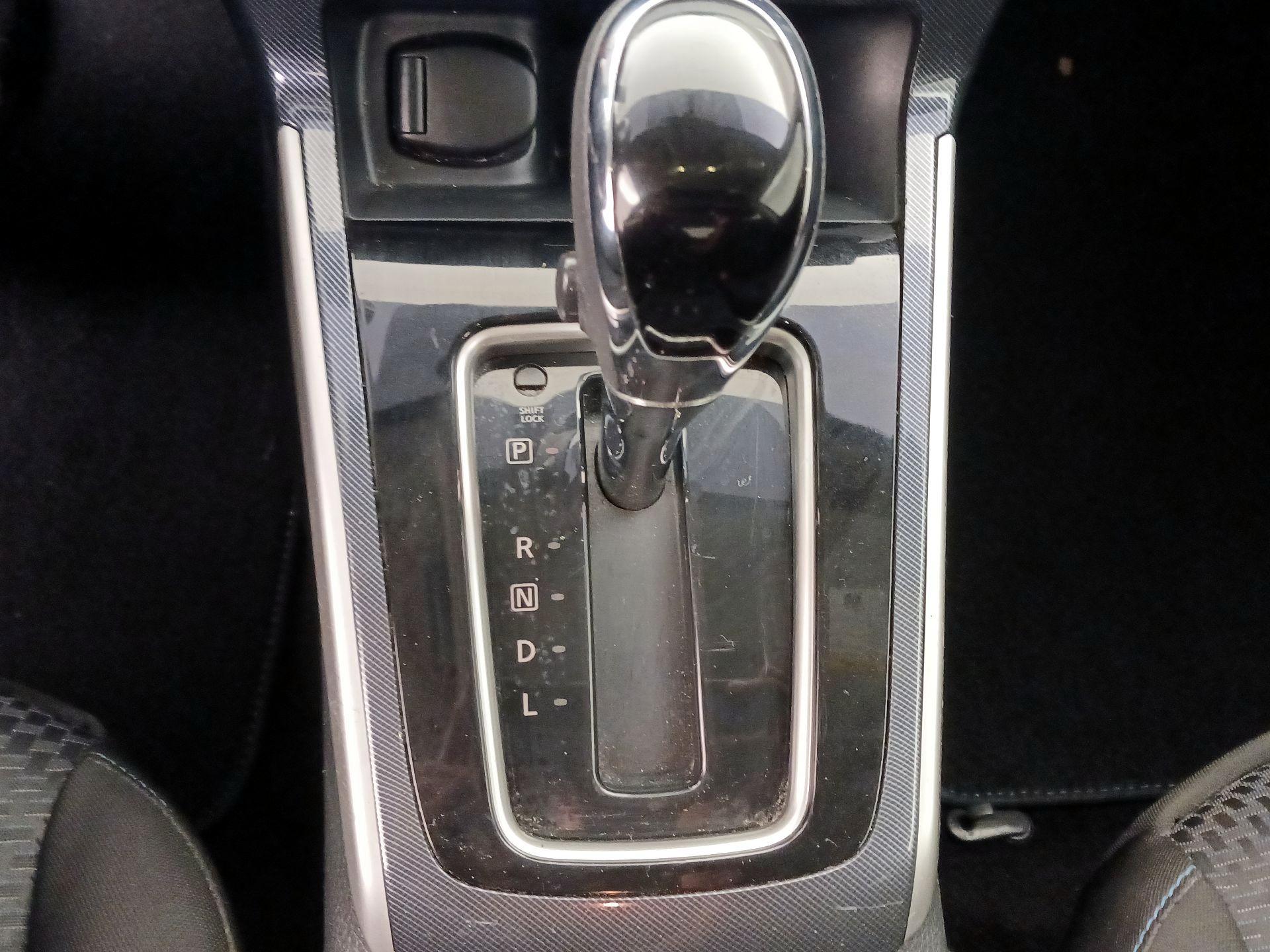 Thumbnail: 2016 Nissan Sentra - 17