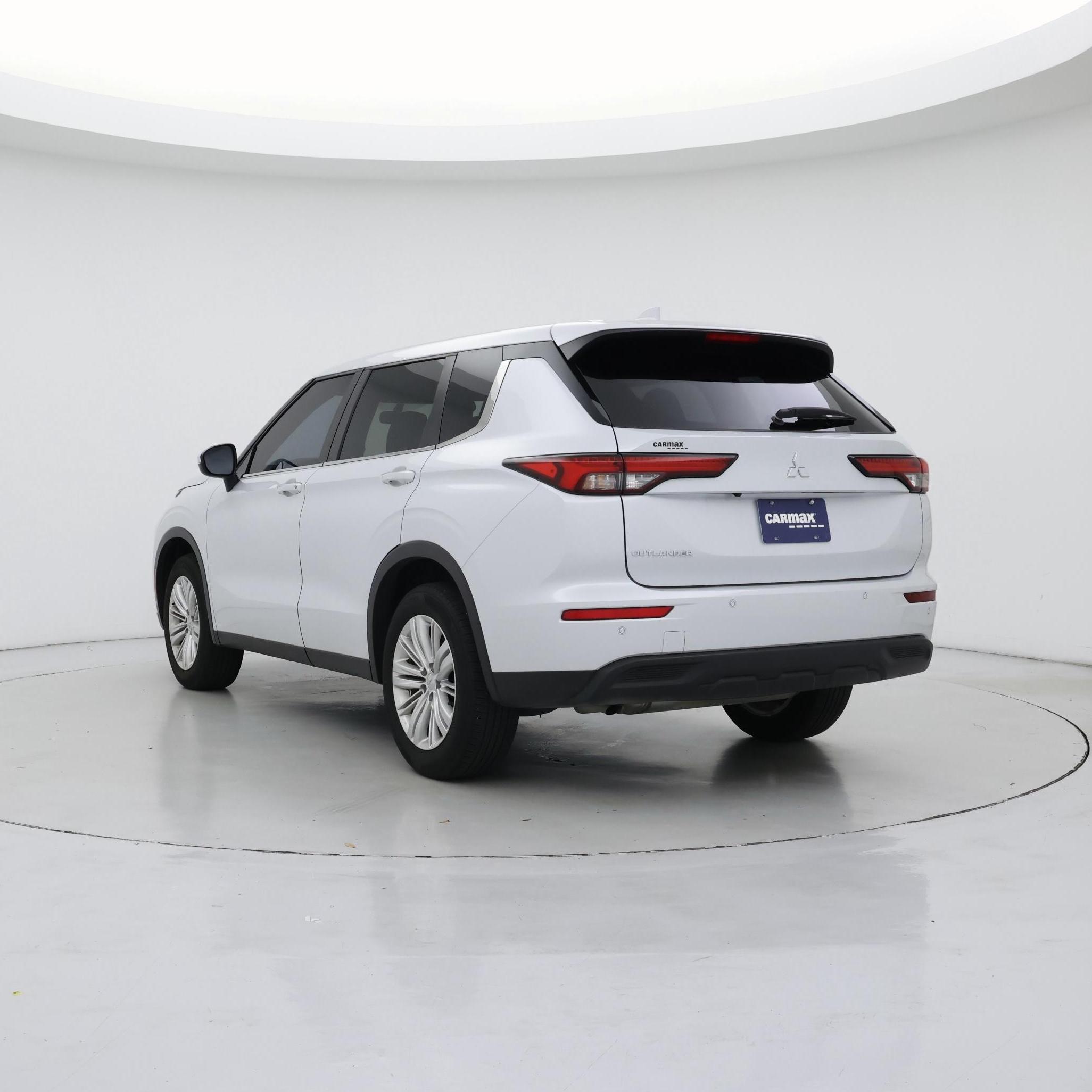 Thumbnail: 2024 Mitsubishi Outlander - 2